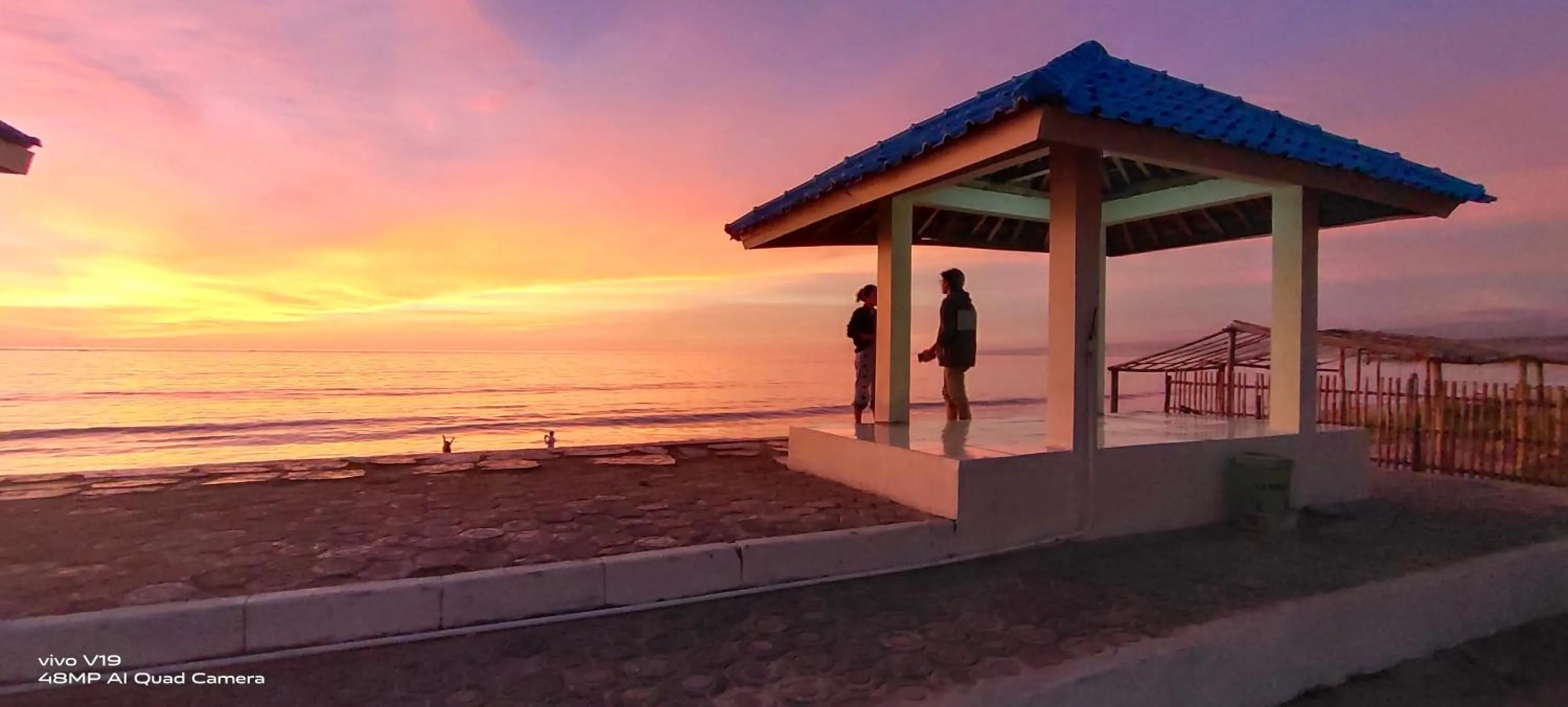 penginapan karanglaut santolo