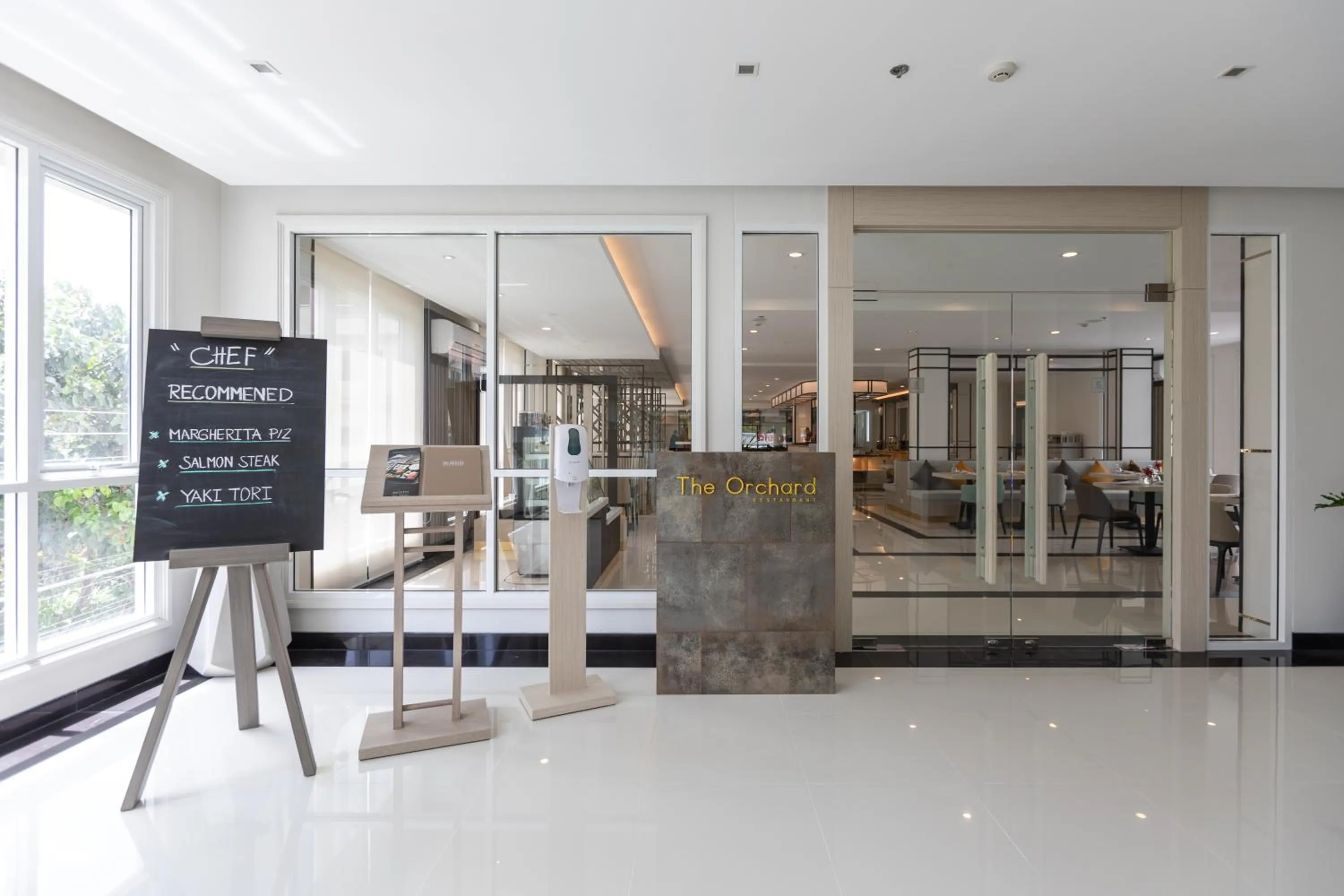 Restaurant/places to eat in Kantary Hotel Banchang