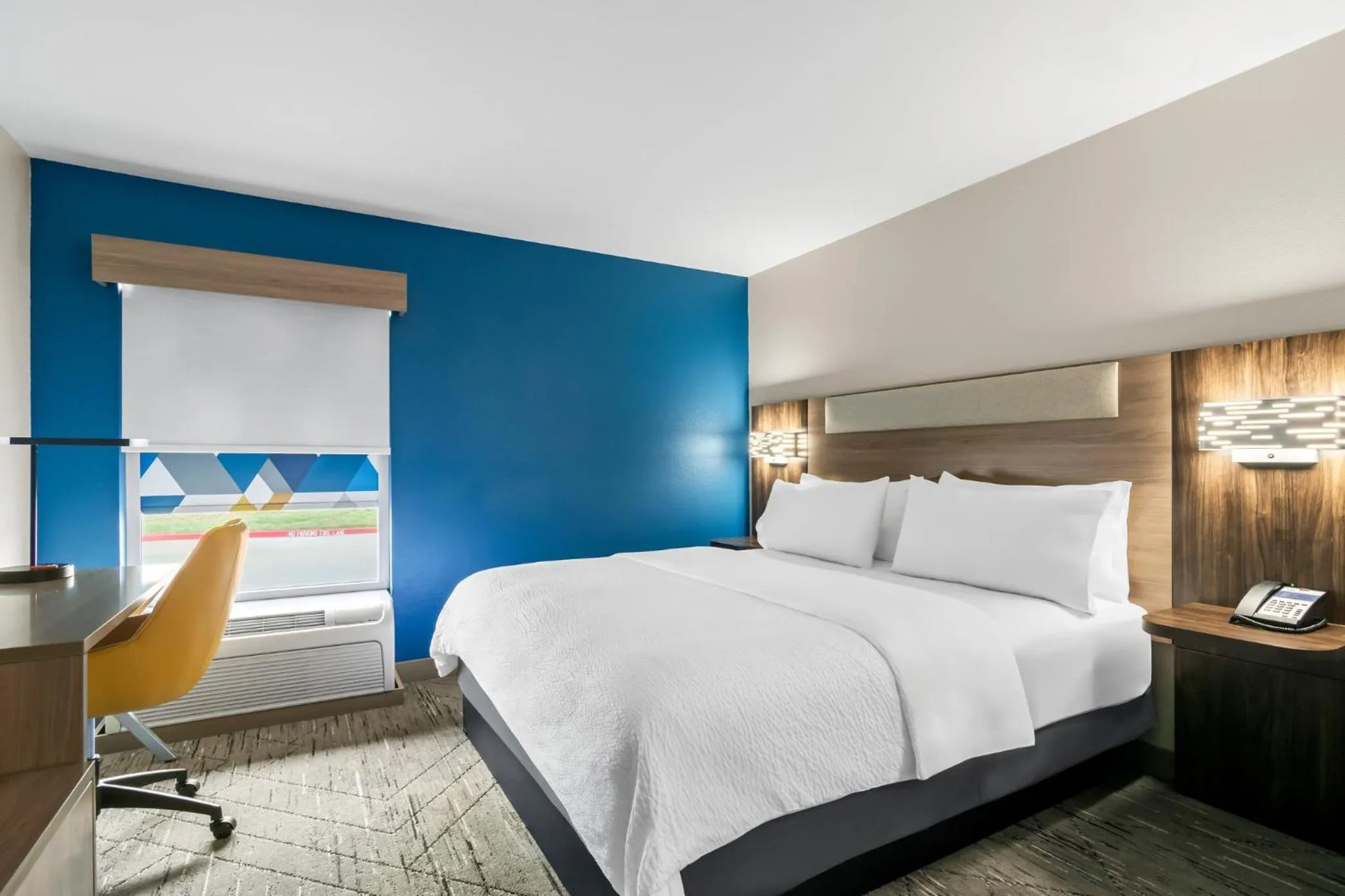 Photo of the whole room, Bed in Holiday Inn Express & Suites Joplin Southeast by IHG