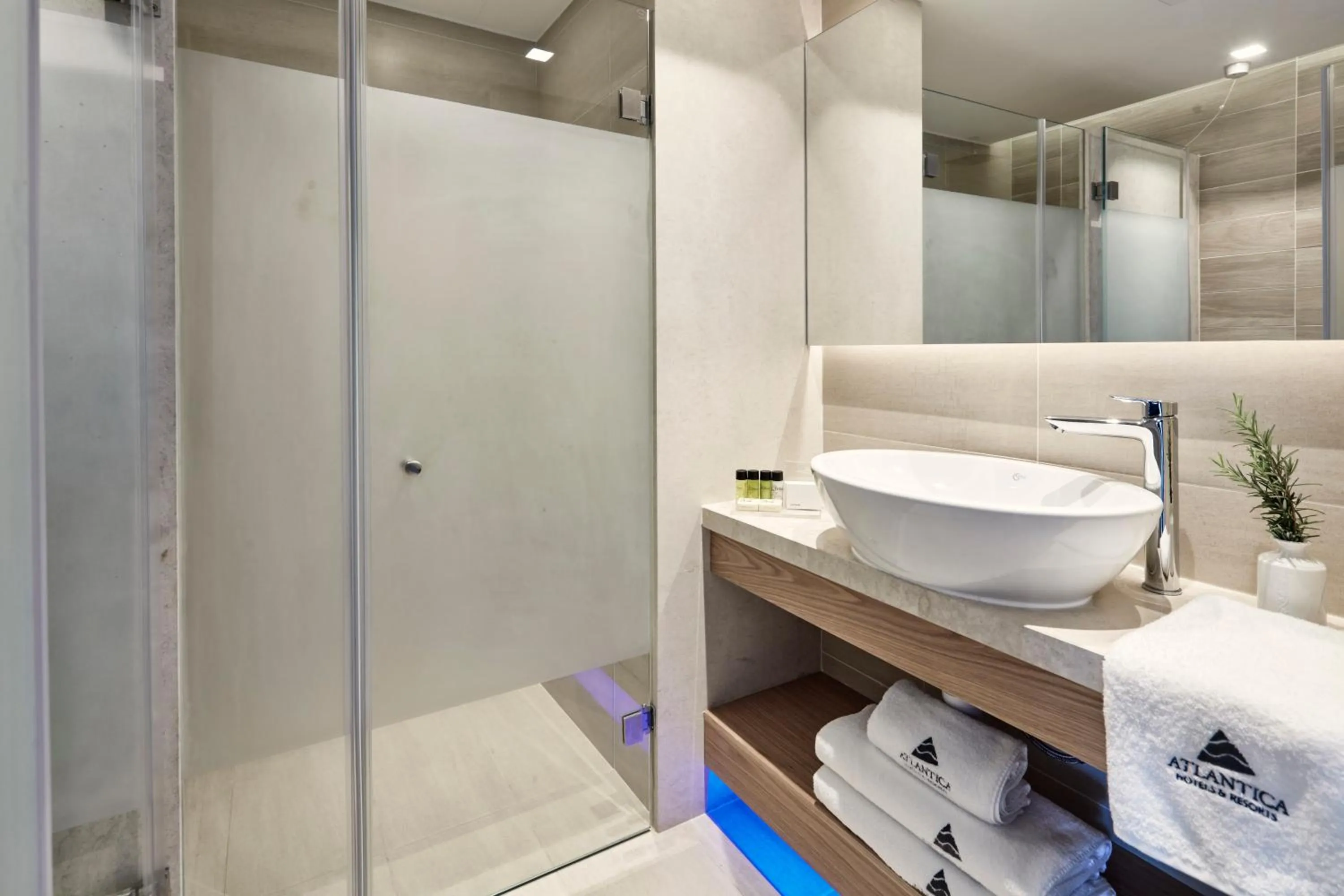 Shower in Atlantica Bay - Adults Only