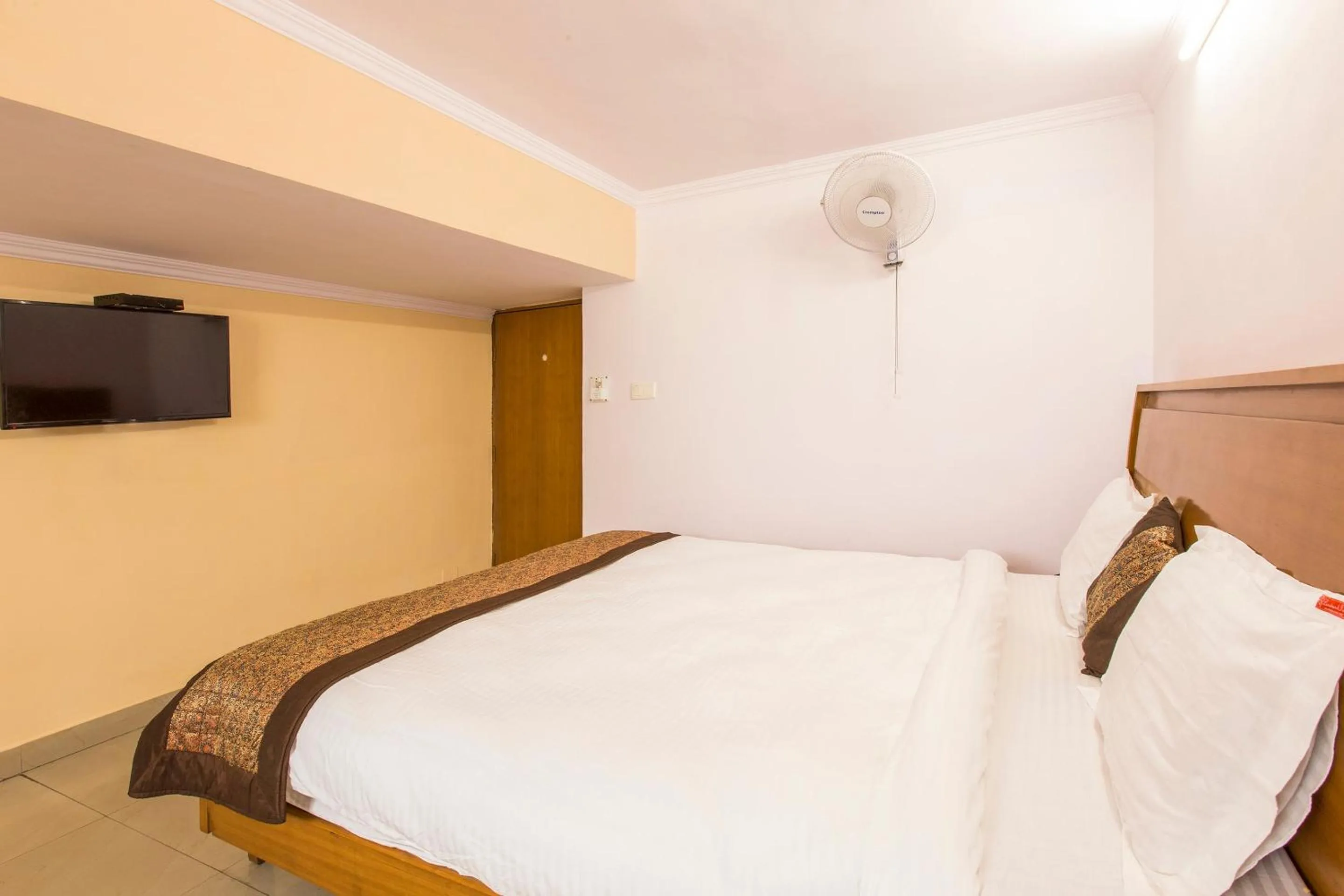 Bedroom, Bed in Hotel O Hotel Landmark Inn