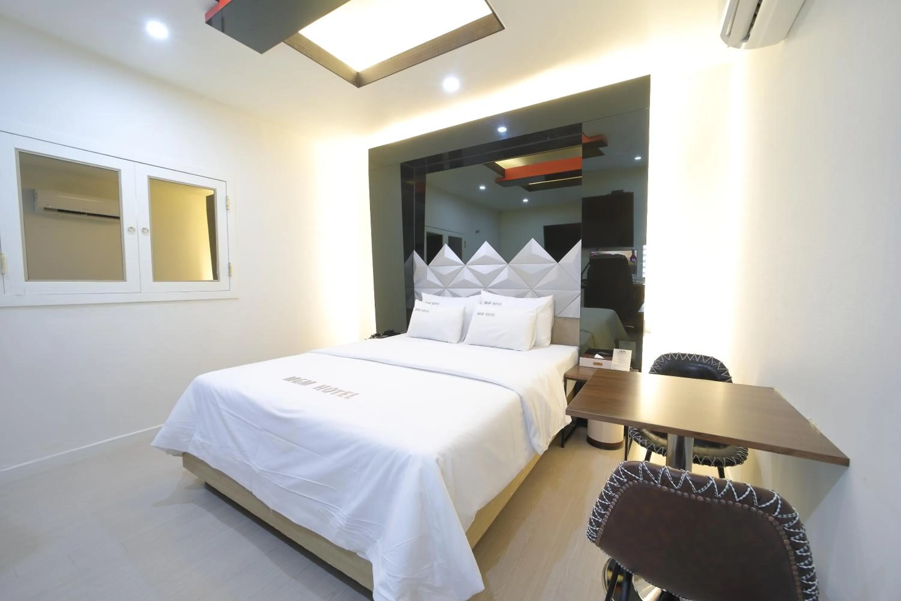 Photo of the whole room, Bed in HOTEL ViA