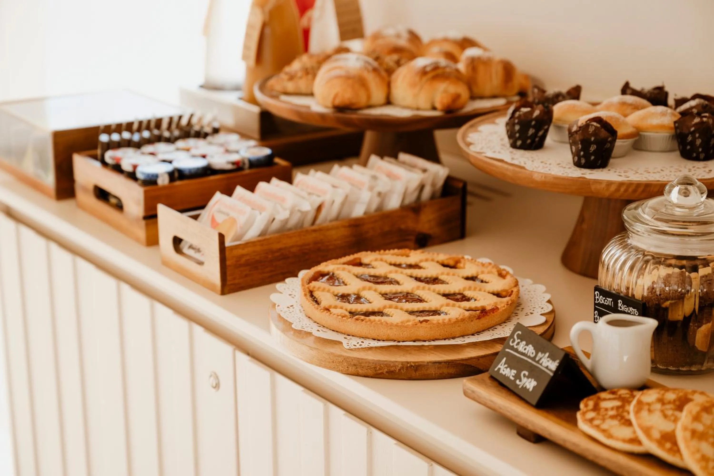 Breakfast in BAYIT Charming Place