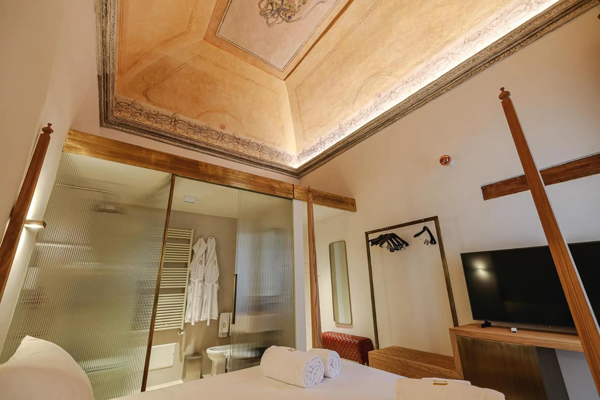 Photo of the whole room, Bed in BAYIT Charming Place