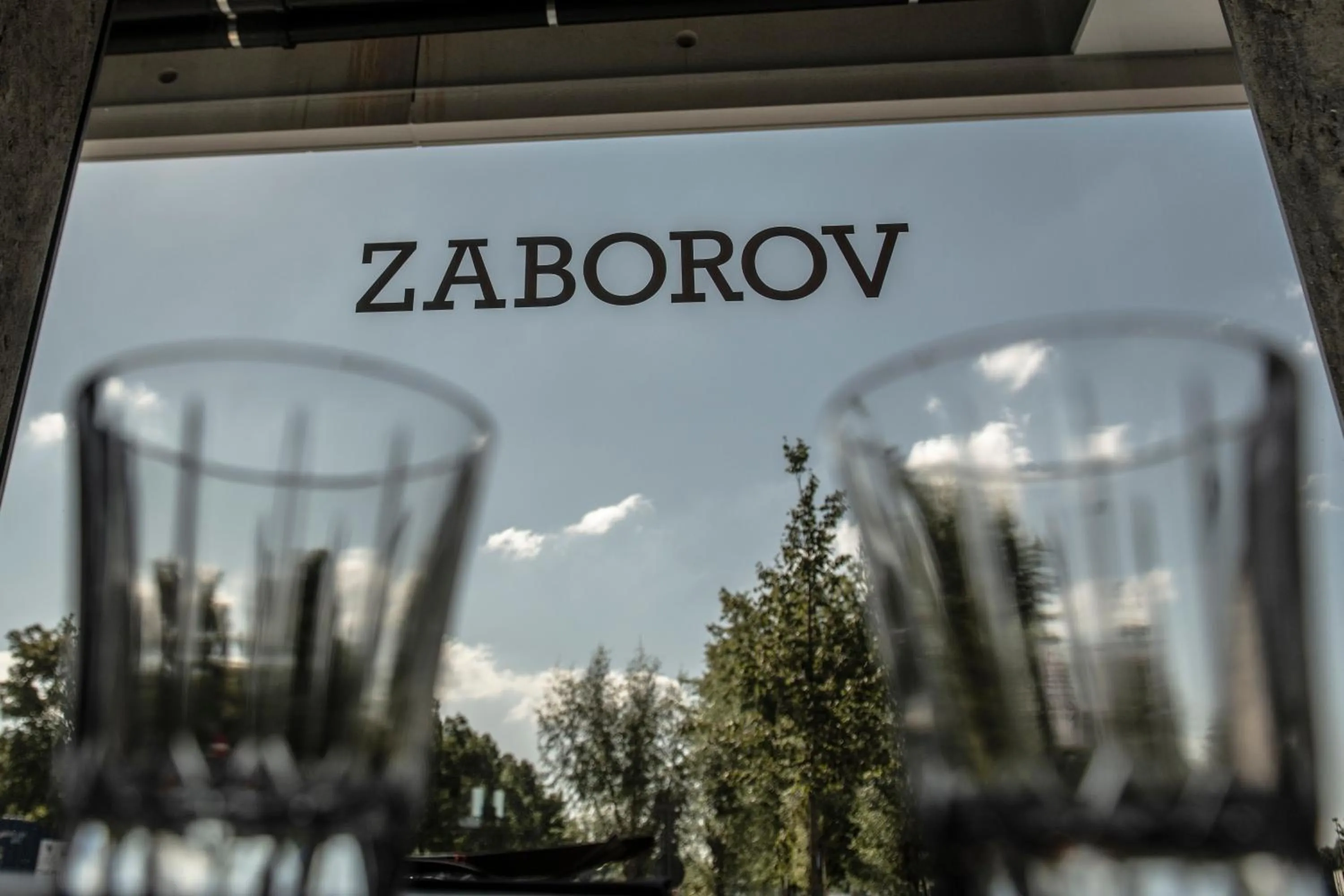 Restaurant/places to eat in Parkhotel Waregem