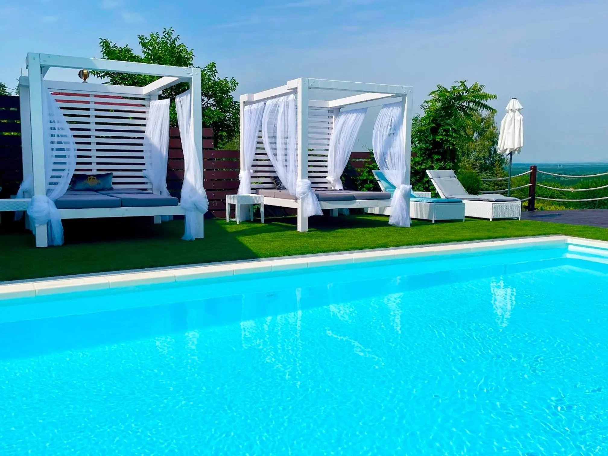 Swimming pool in Love and Dream Élményvilla