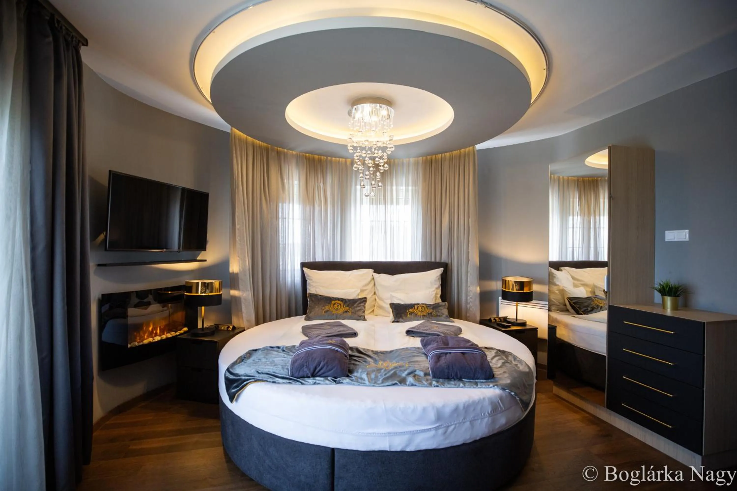 Bed in Love and Dream Élményvilla