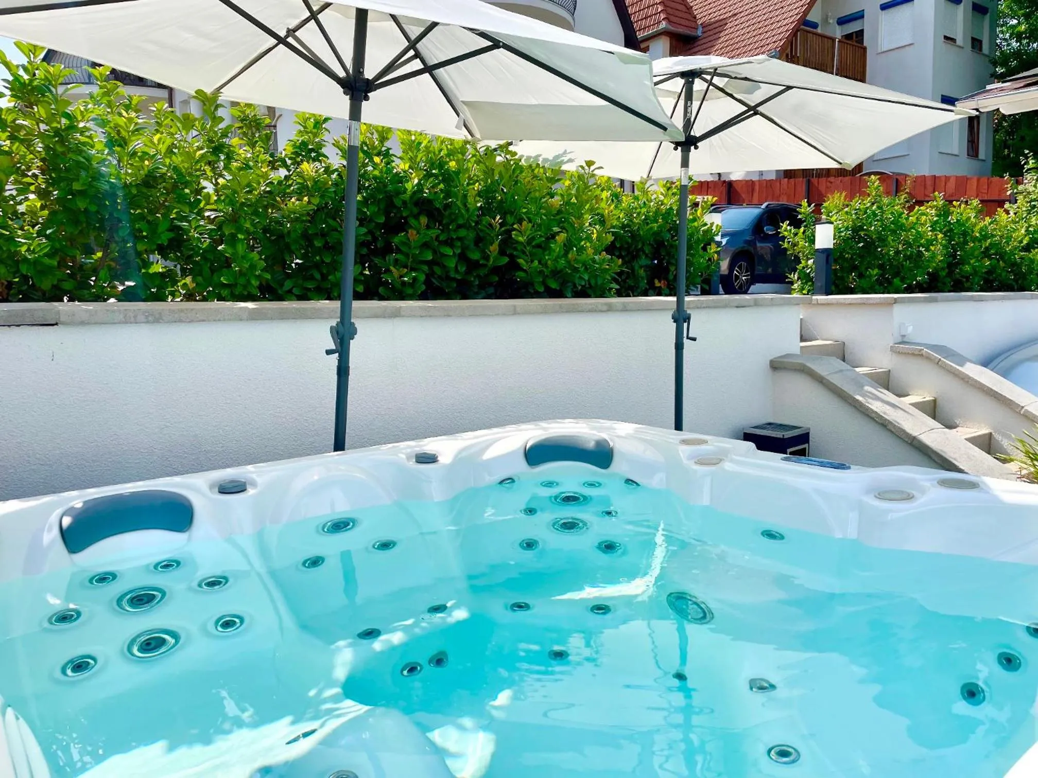 Hot Tub in Love and Dream Élményvilla