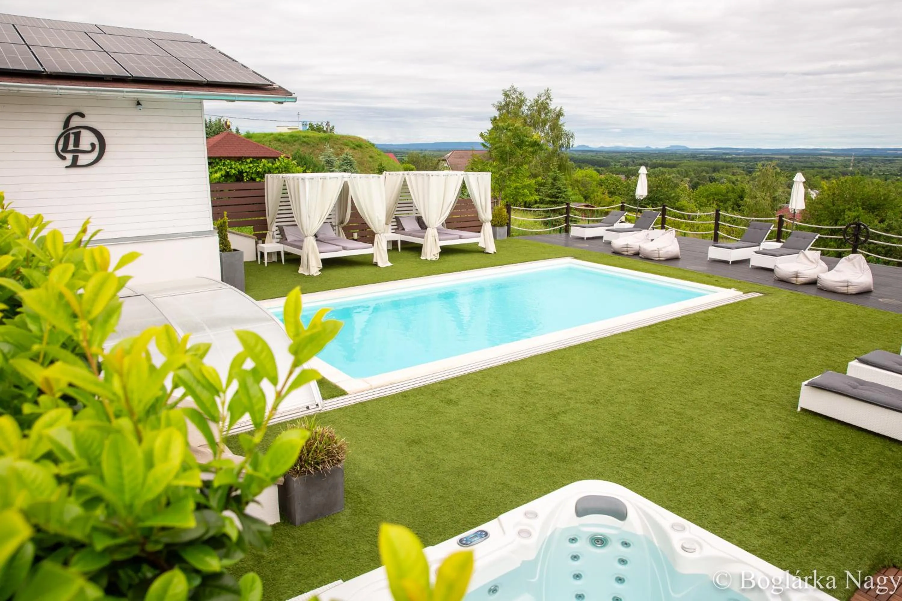 sunbed in Love and Dream Élményvilla