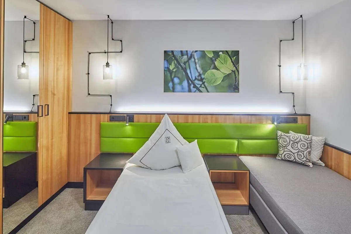 Photo of the whole room, Bed in Landhotel Naafs-Häuschen