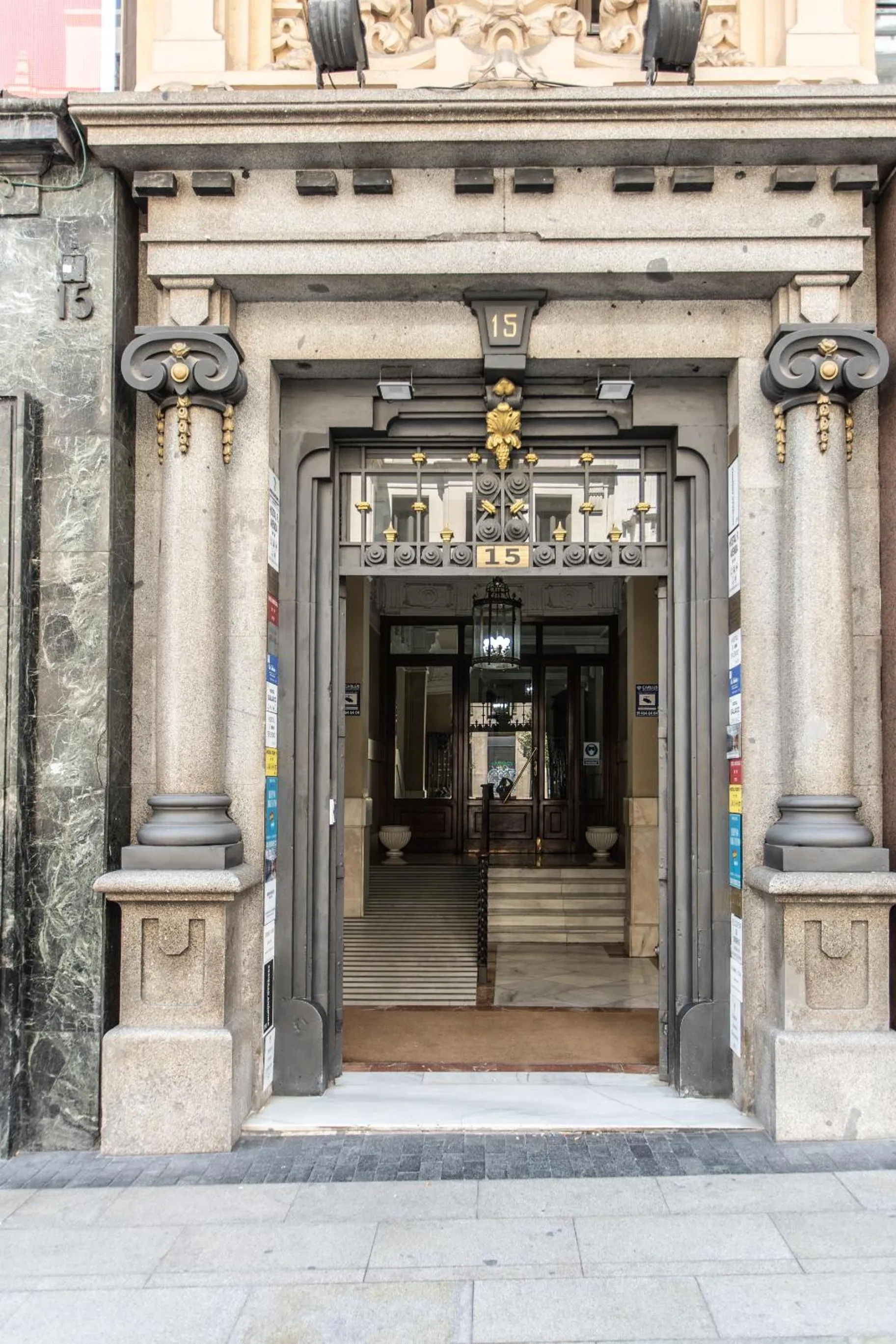 Facade/entrance in SUITES YOU Gran Vía