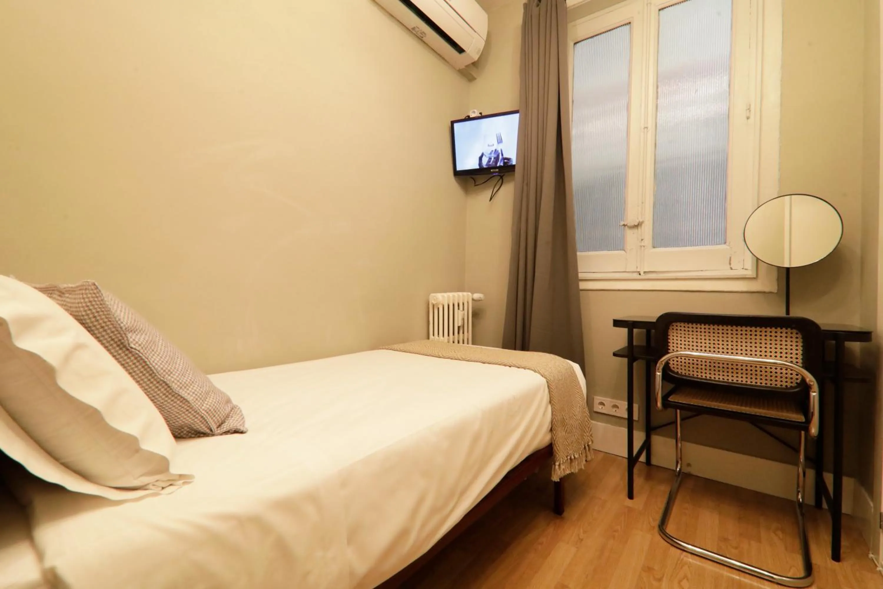 Bed in SUITES YOU Gran Vía