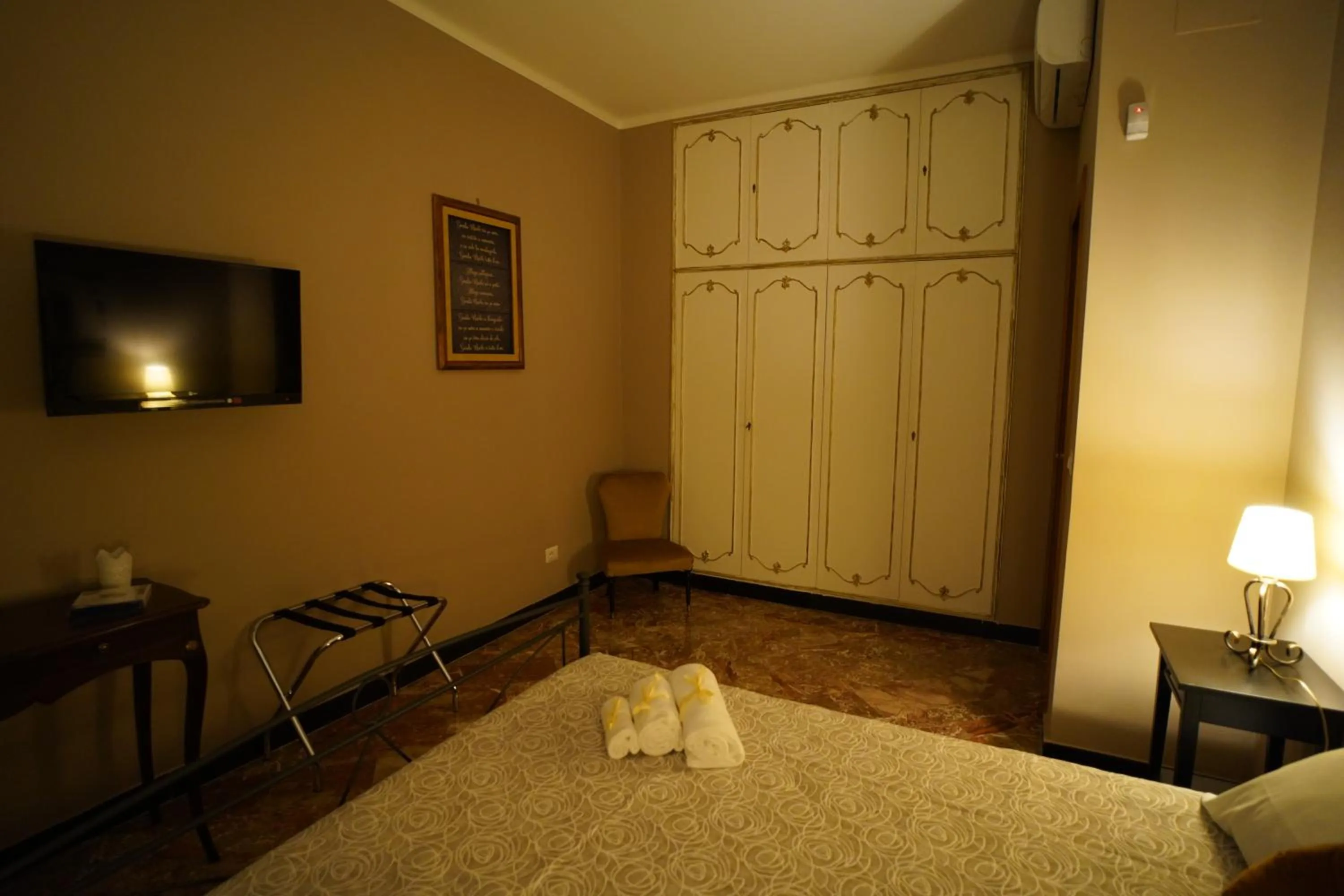 Photo of the whole room, Bed in Bari Antica Boutique B&B