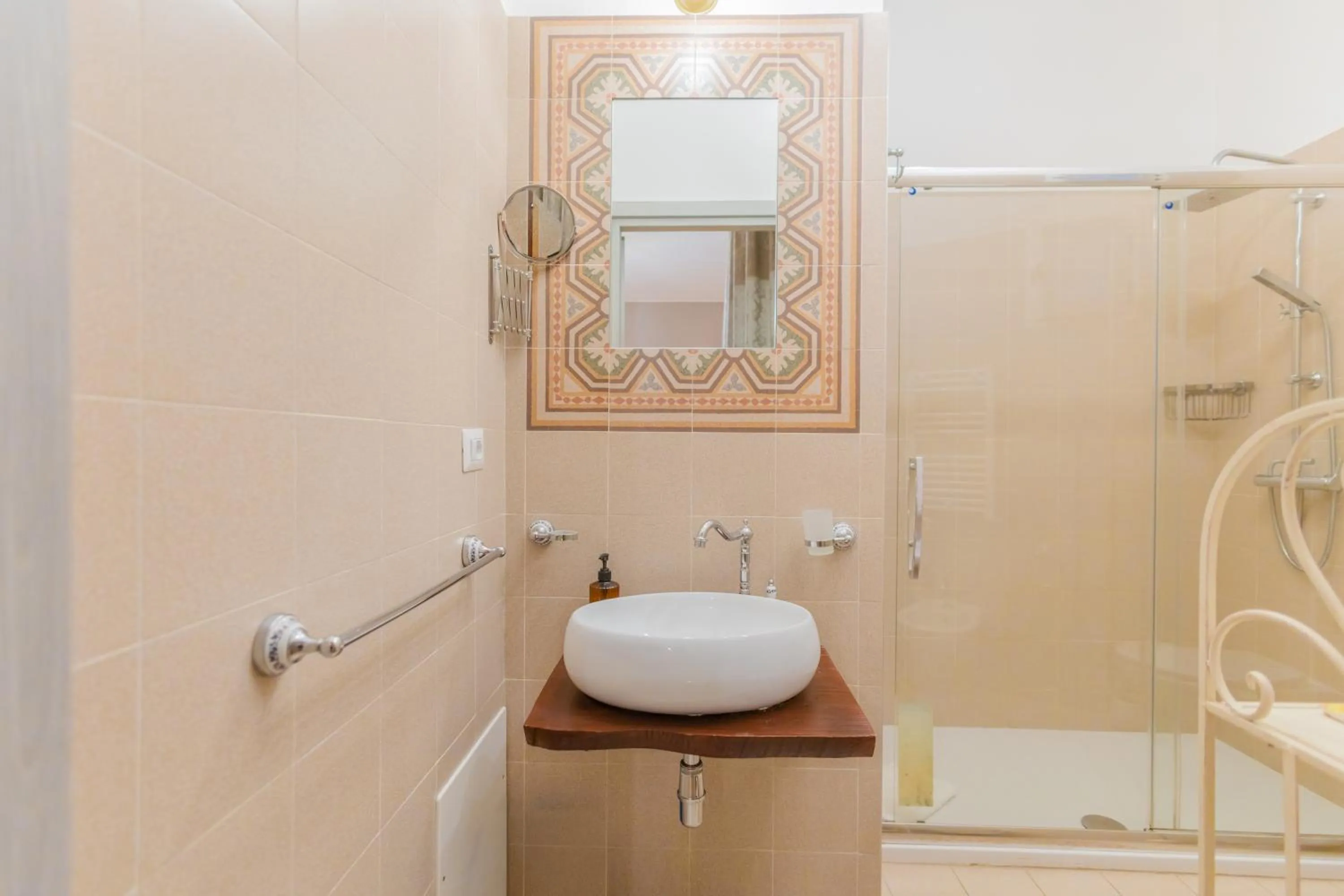 Shower in Bari Antica Boutique B&B