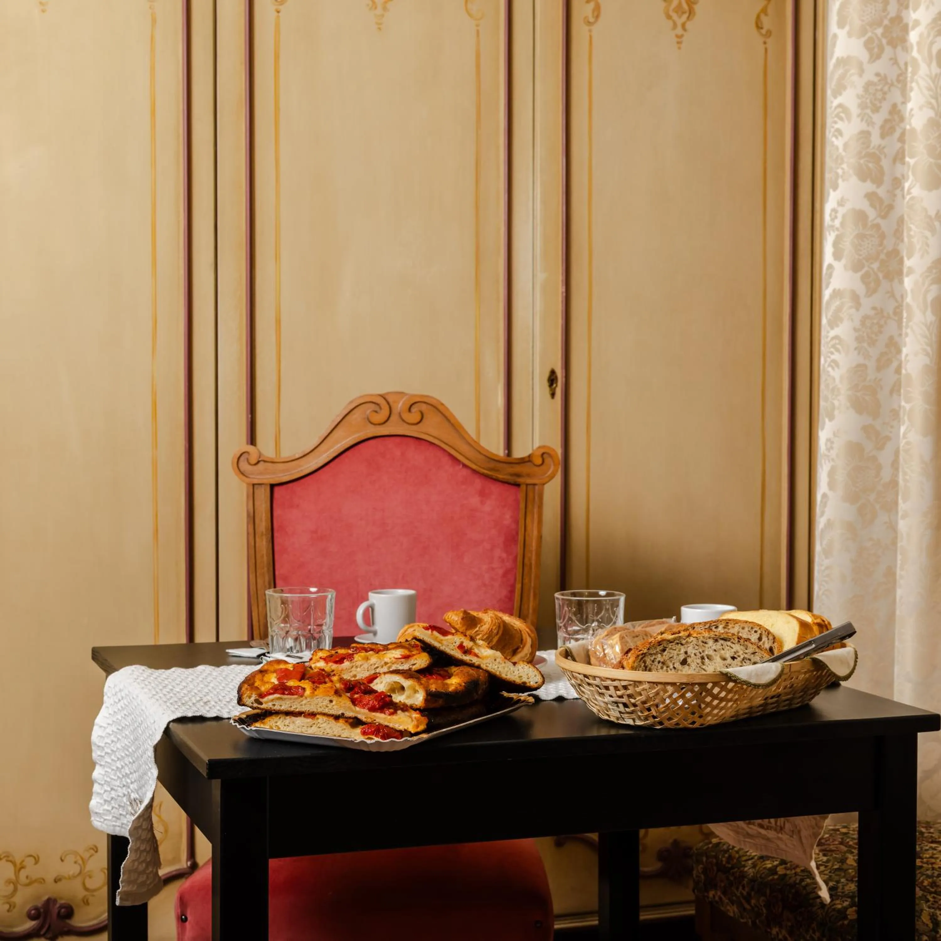 Breakfast in Bari Antica Boutique B&B