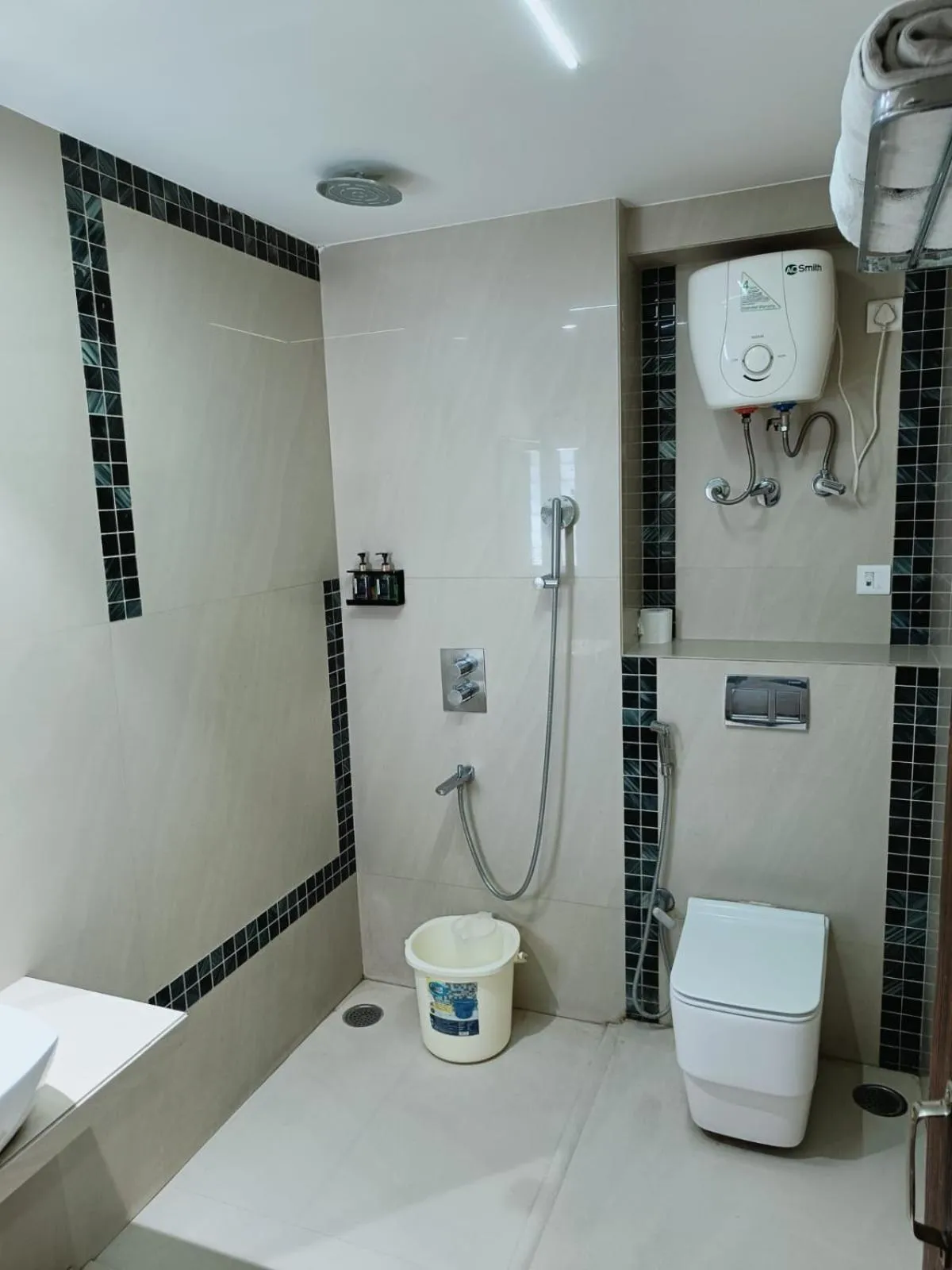 Toilet in Pravasa hotel Indore