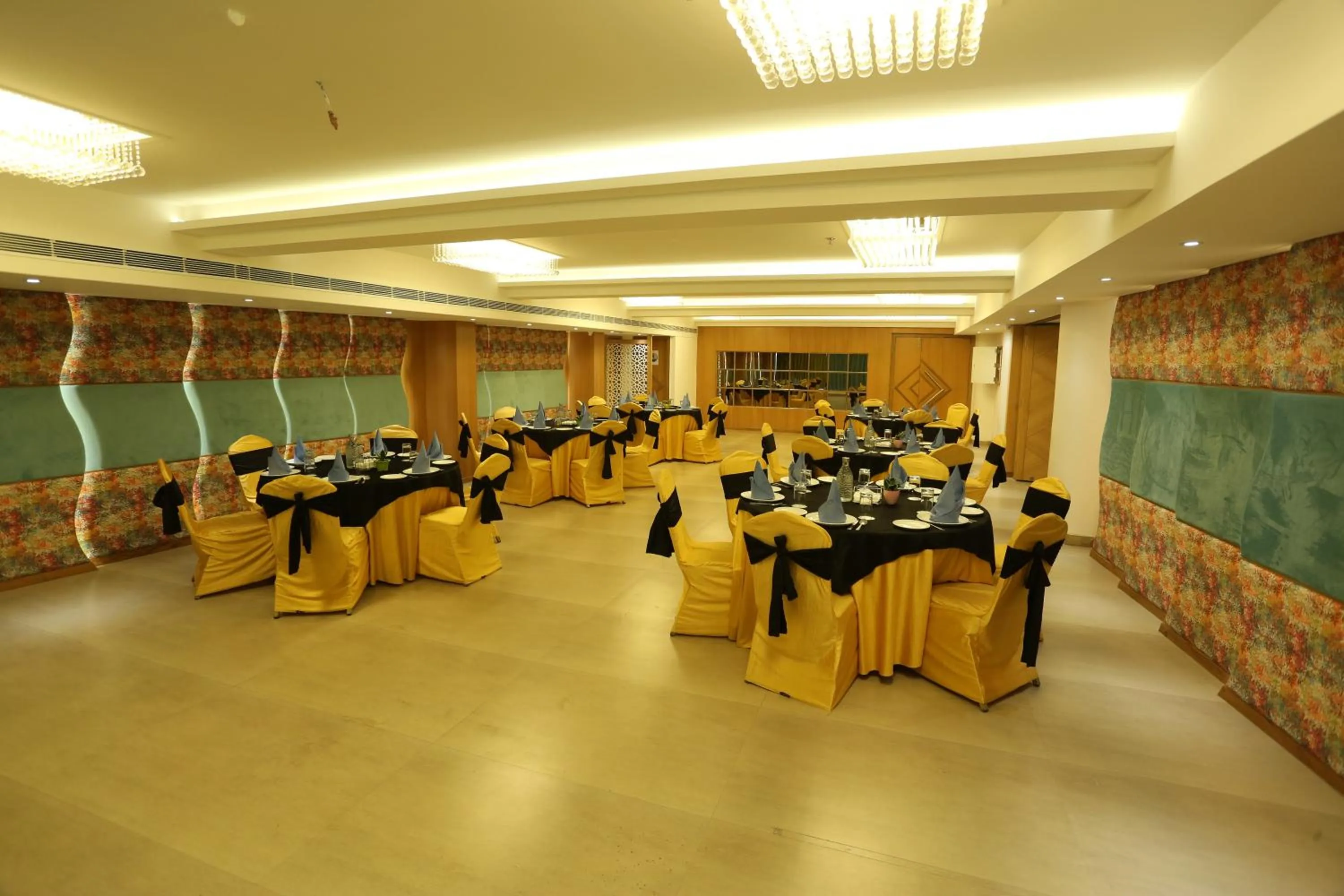 Meeting/conference room in Pravasa hotel Indore