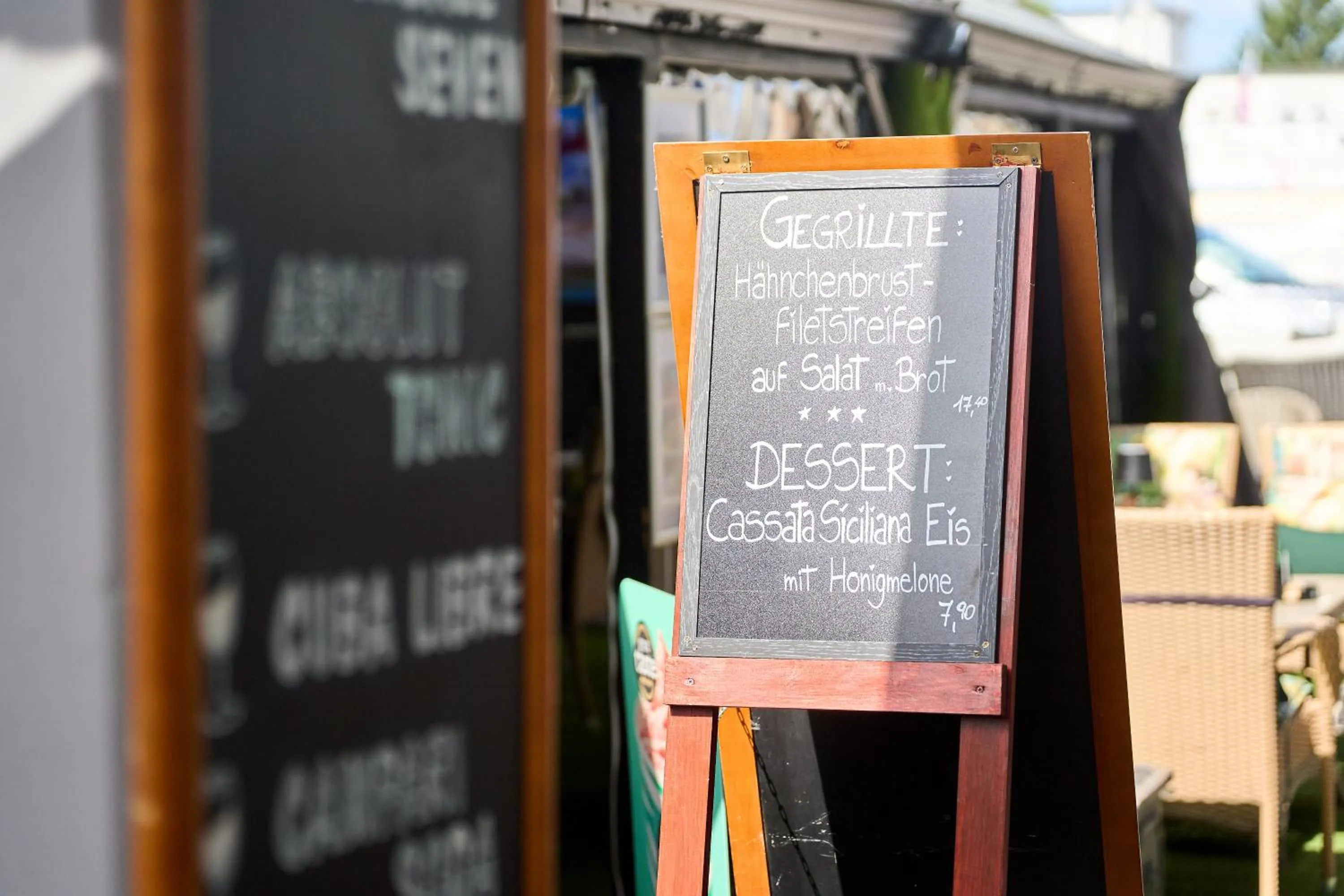 Lounge or bar in eXo Square Heidelberg/Schwetzingen - by SuperFly Hotels