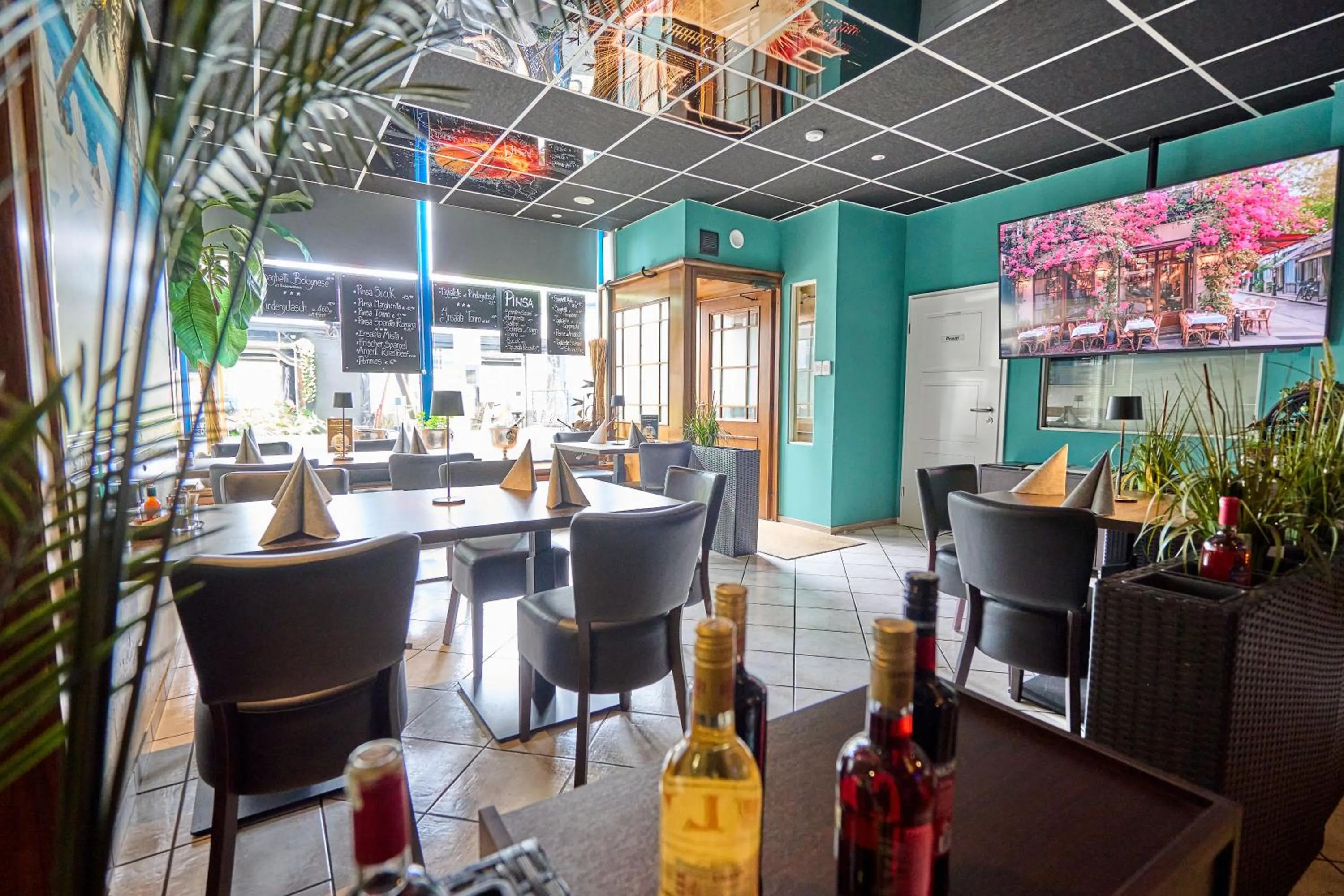 Lounge or bar in eXo Square Heidelberg/Schwetzingen - by SuperFly Hotels