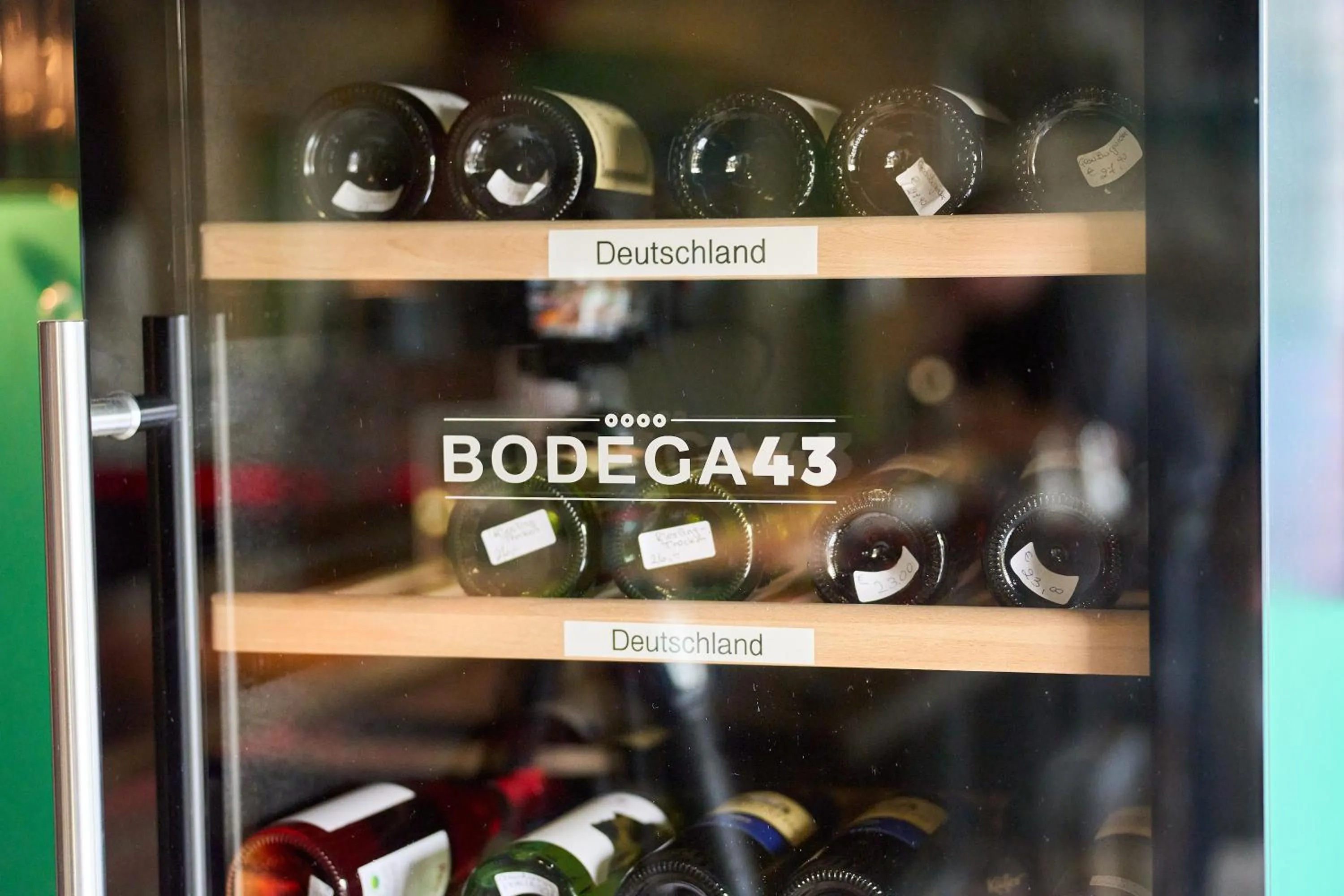 Lounge or bar in eXo Square Heidelberg/Schwetzingen - by SuperFly Hotels