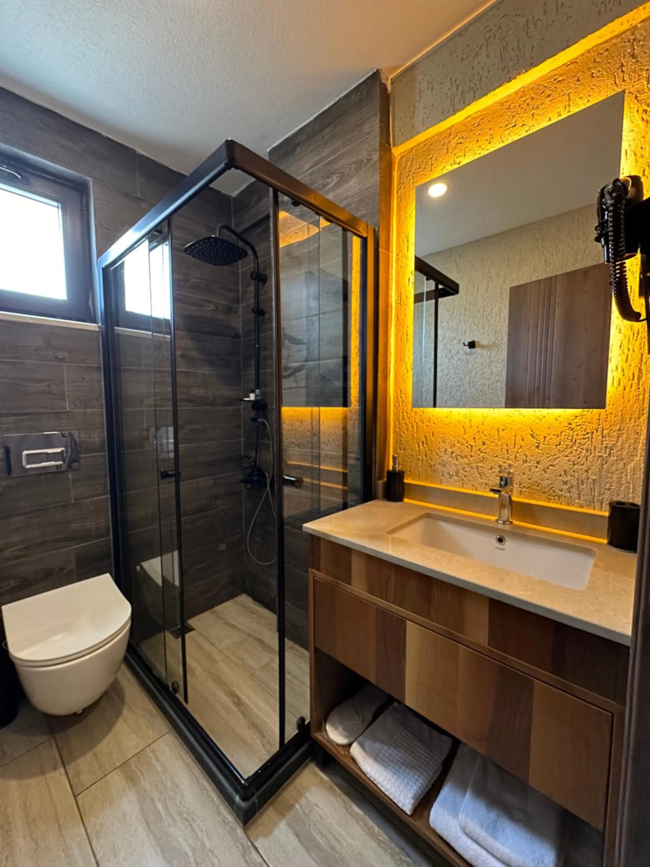 Shower in Villa Siesta Hotel Istanbul Airport