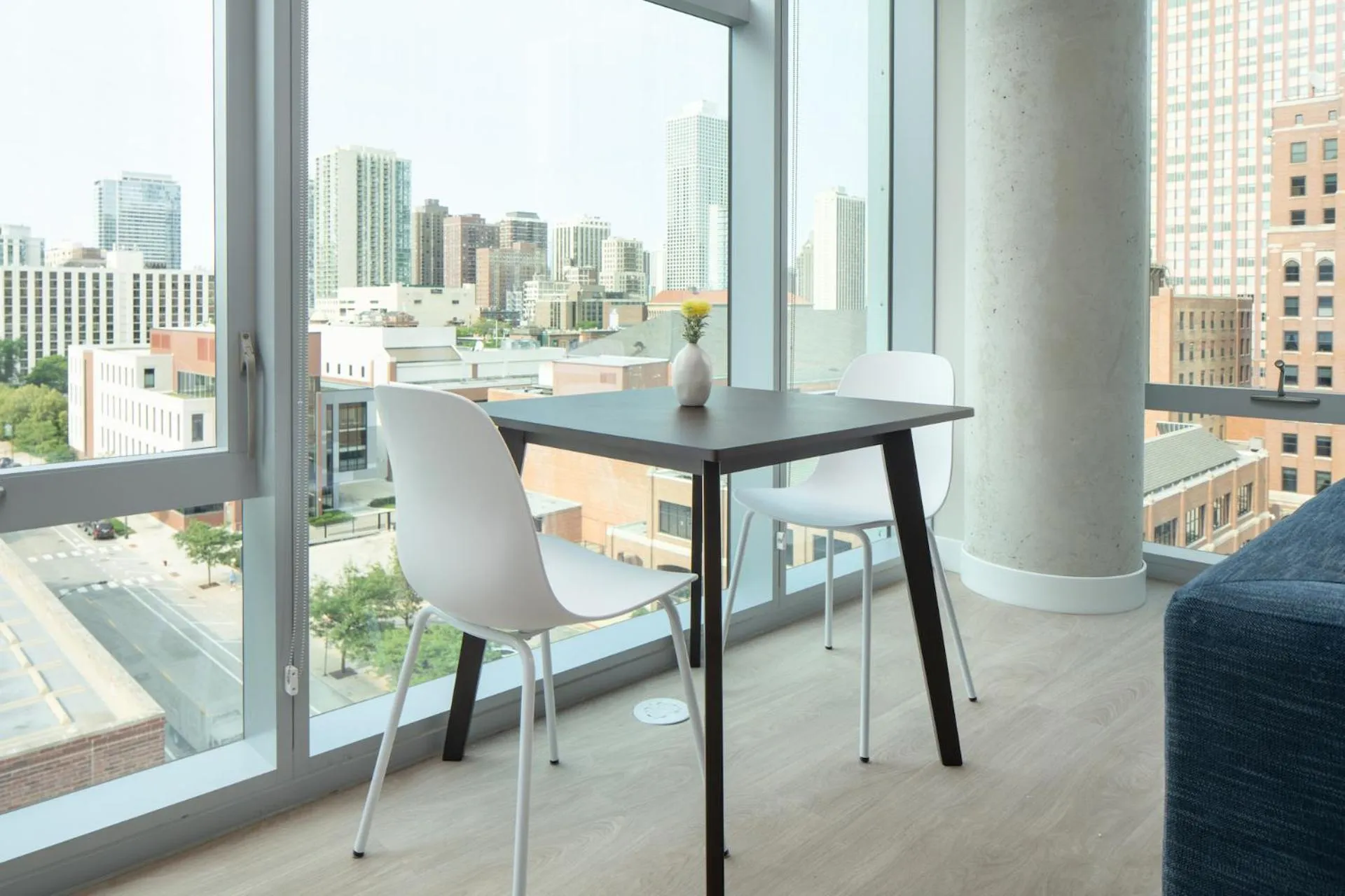 One-Bedroom Apartment ( Self Check-in with Virtual Front Desk) in Kasa River North Chicago