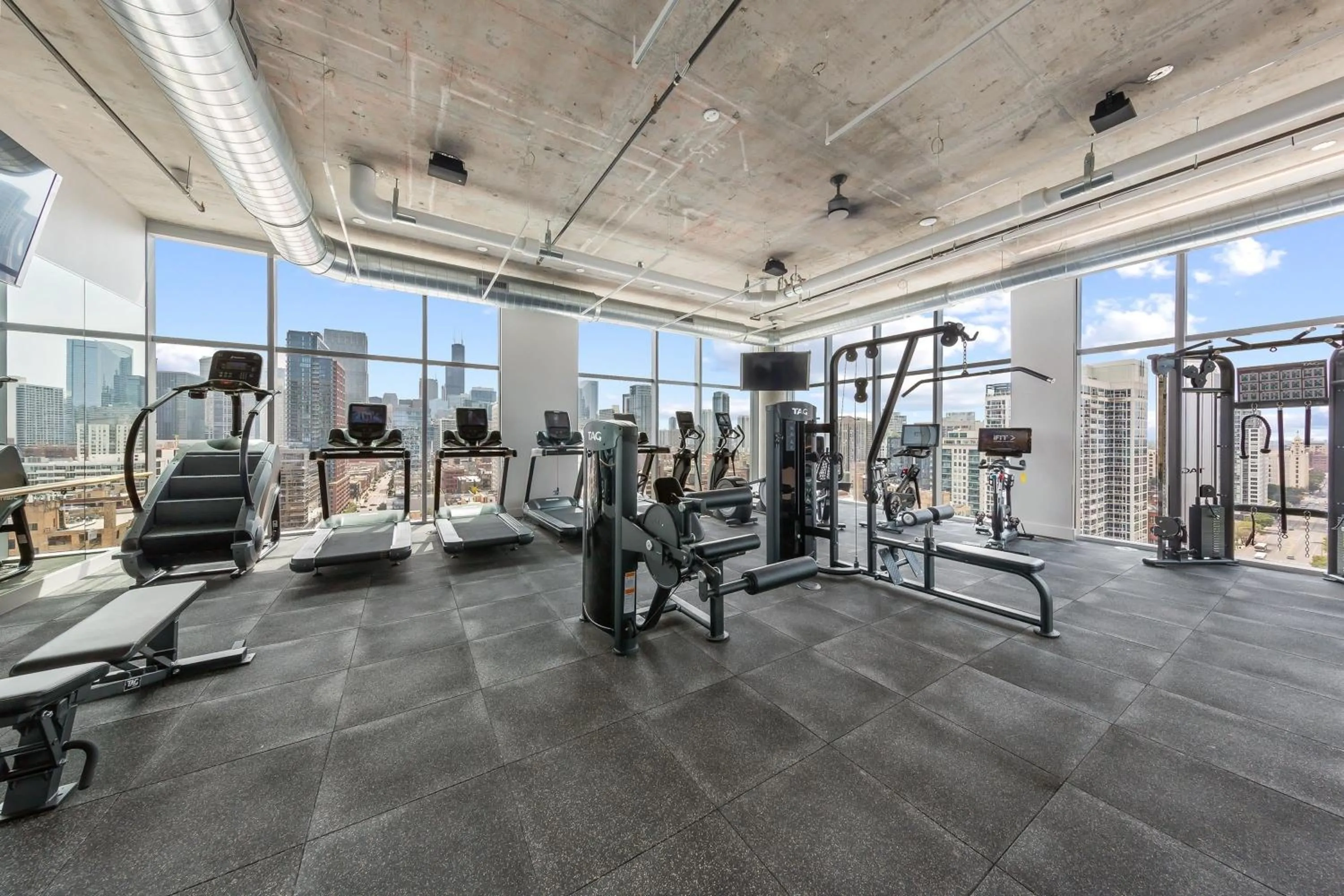 Fitness centre/facilities in Kasa River North Chicago