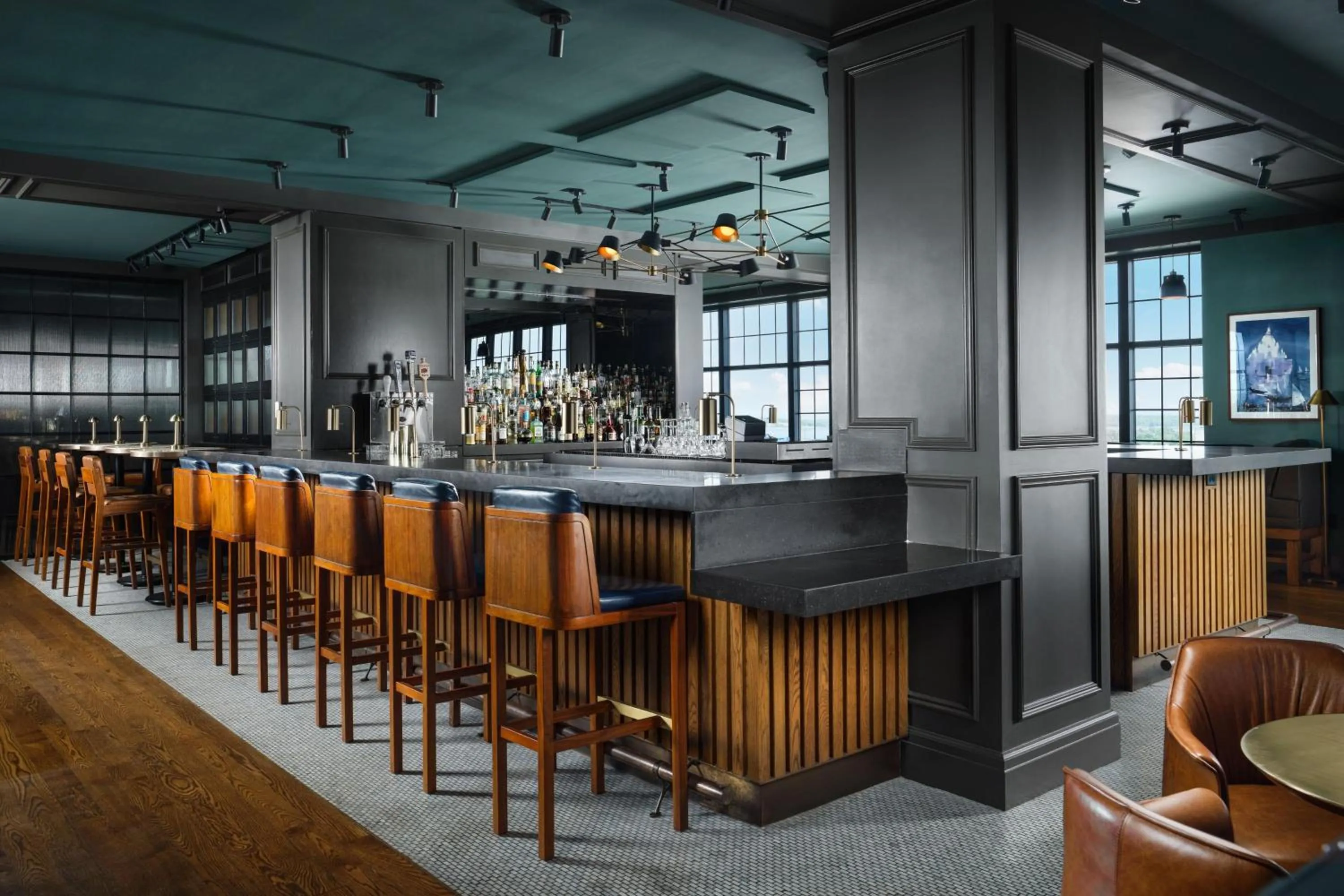 Lounge or bar in The Westin Portland Harborview