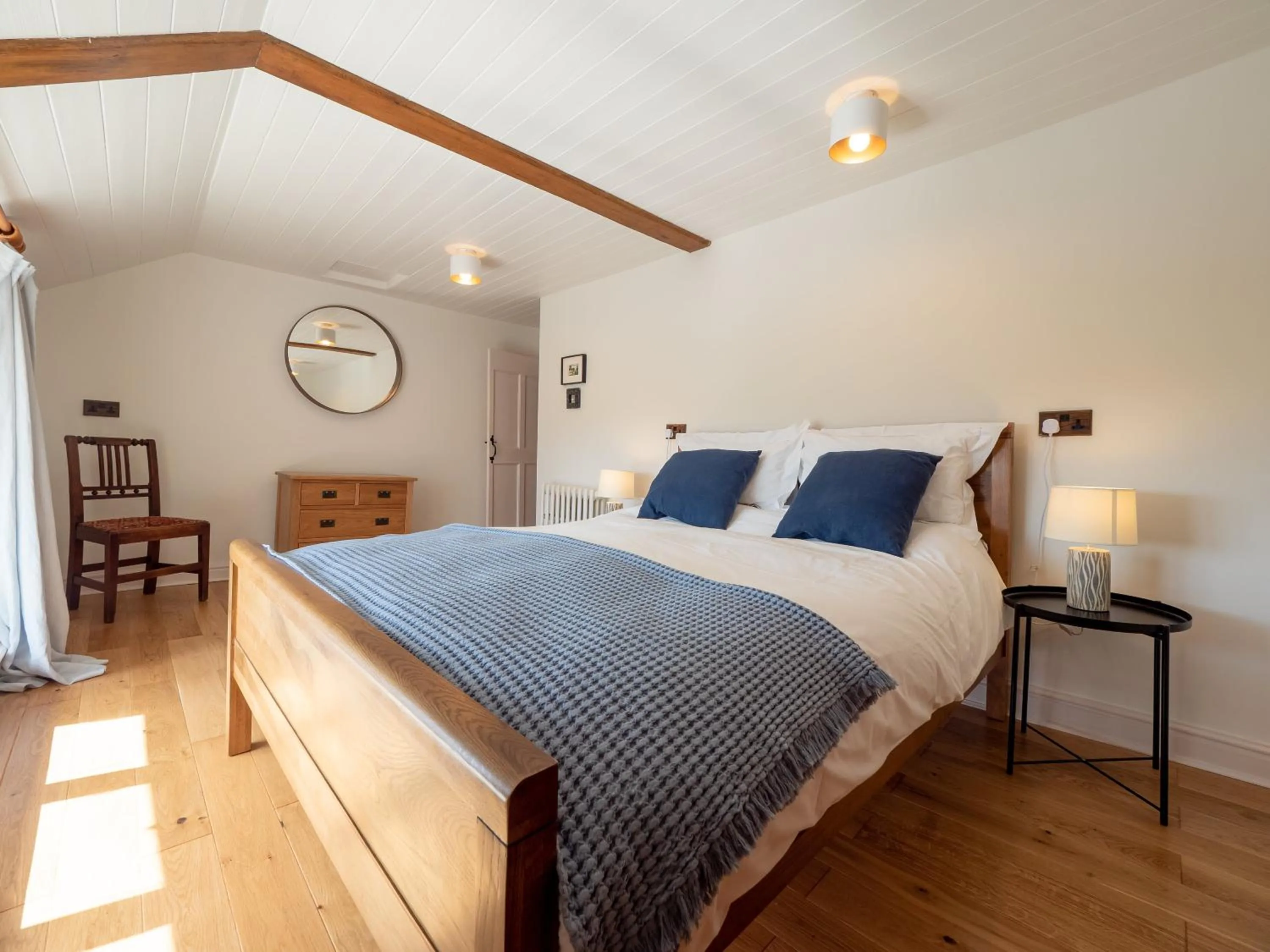 Bed in Wayside Cottage 1637