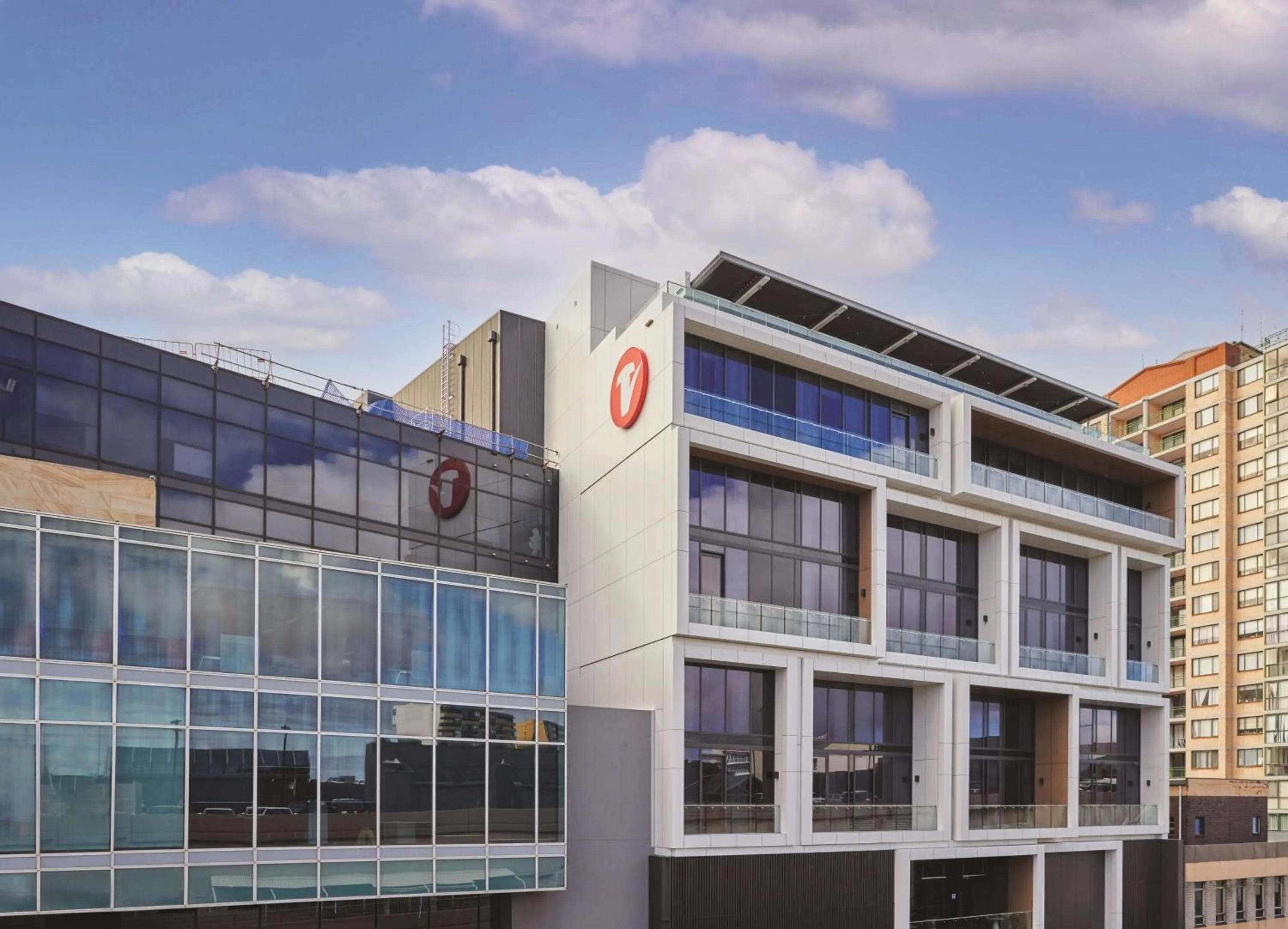 Property building in Travelodge Hotel Hurstville Sydney