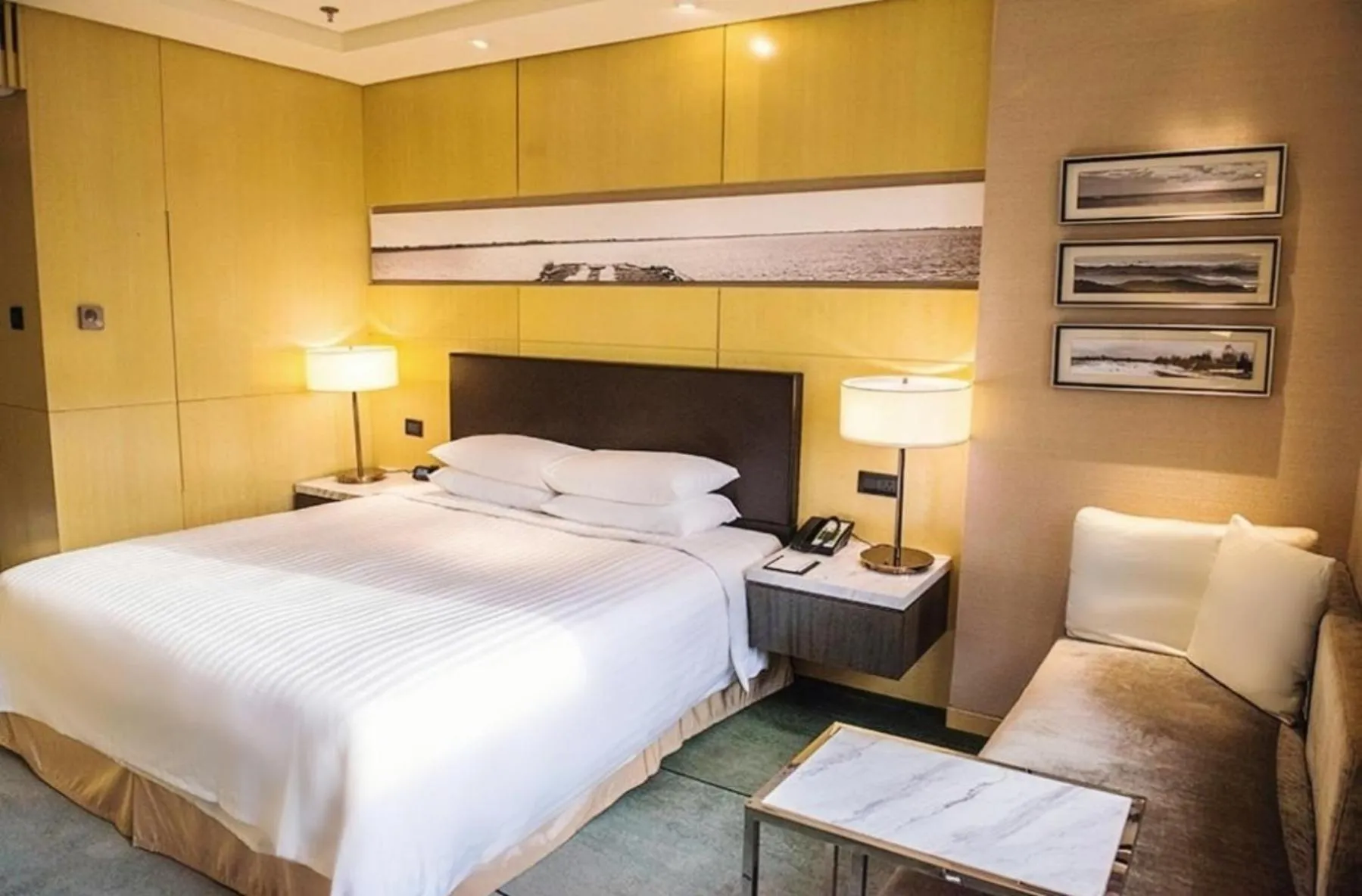Bedroom in Courtyard By Marriott Shanghai Pudong