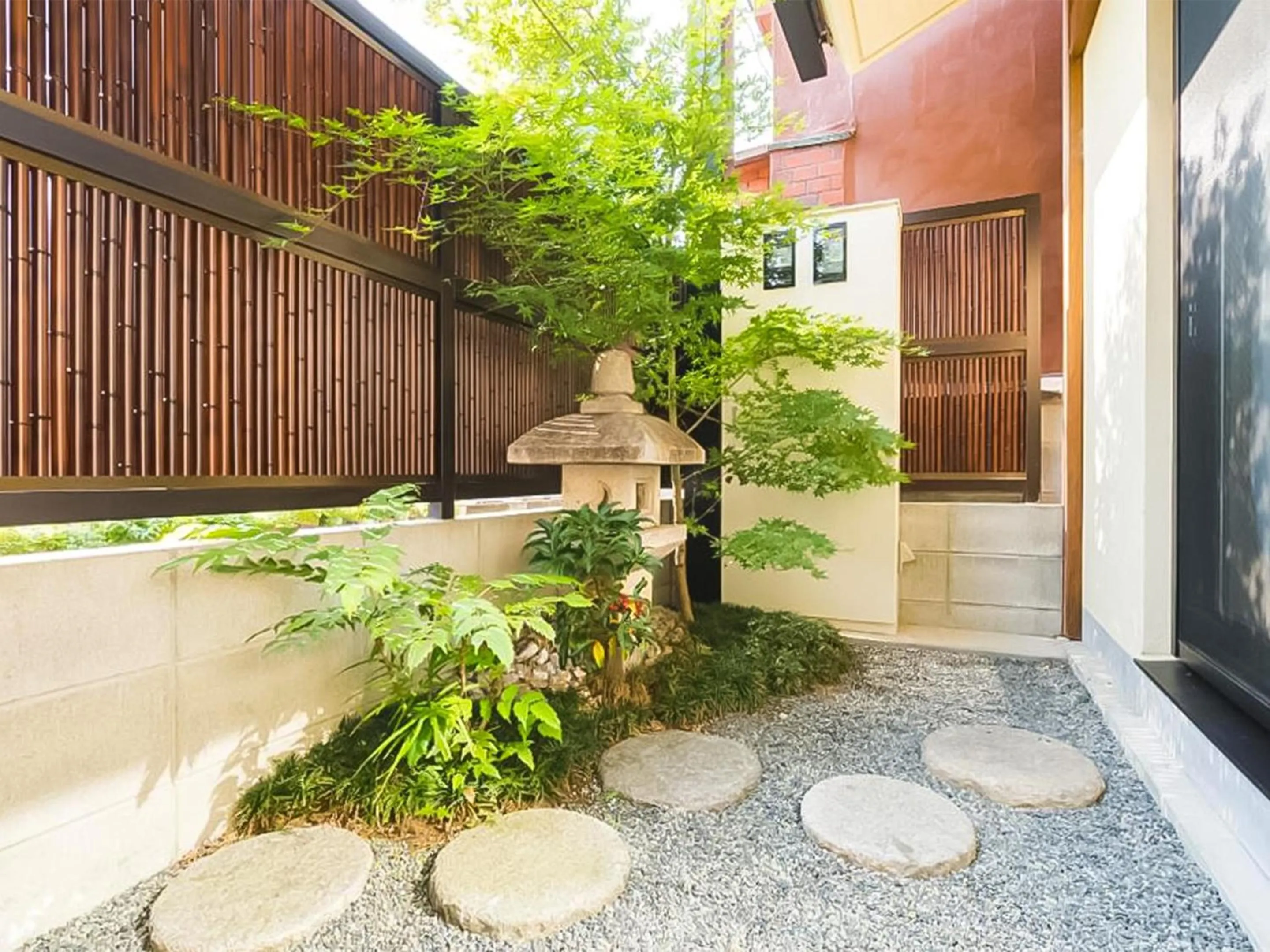 Garden in Kyoto Earth Hotel