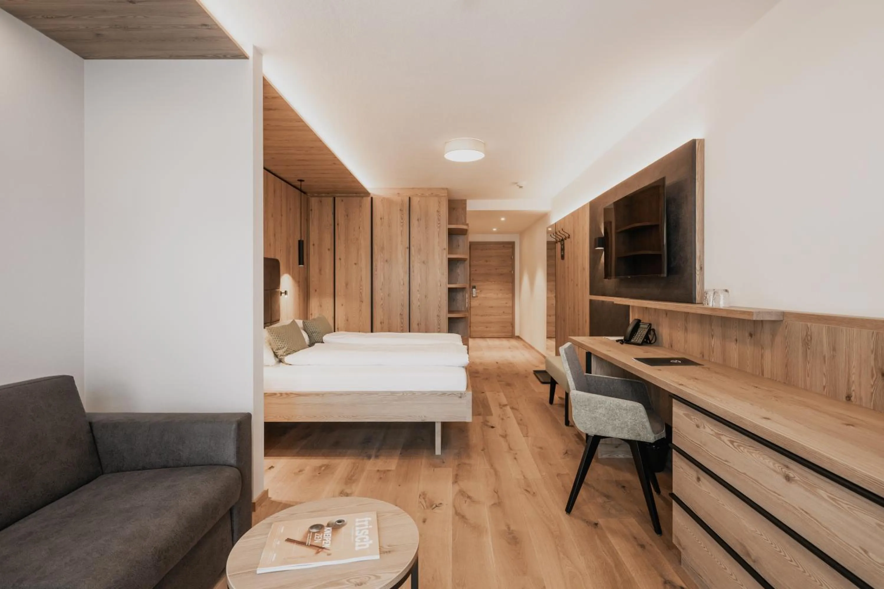 Photo of the whole room, Bed in FIRSTpeak Zauchensee