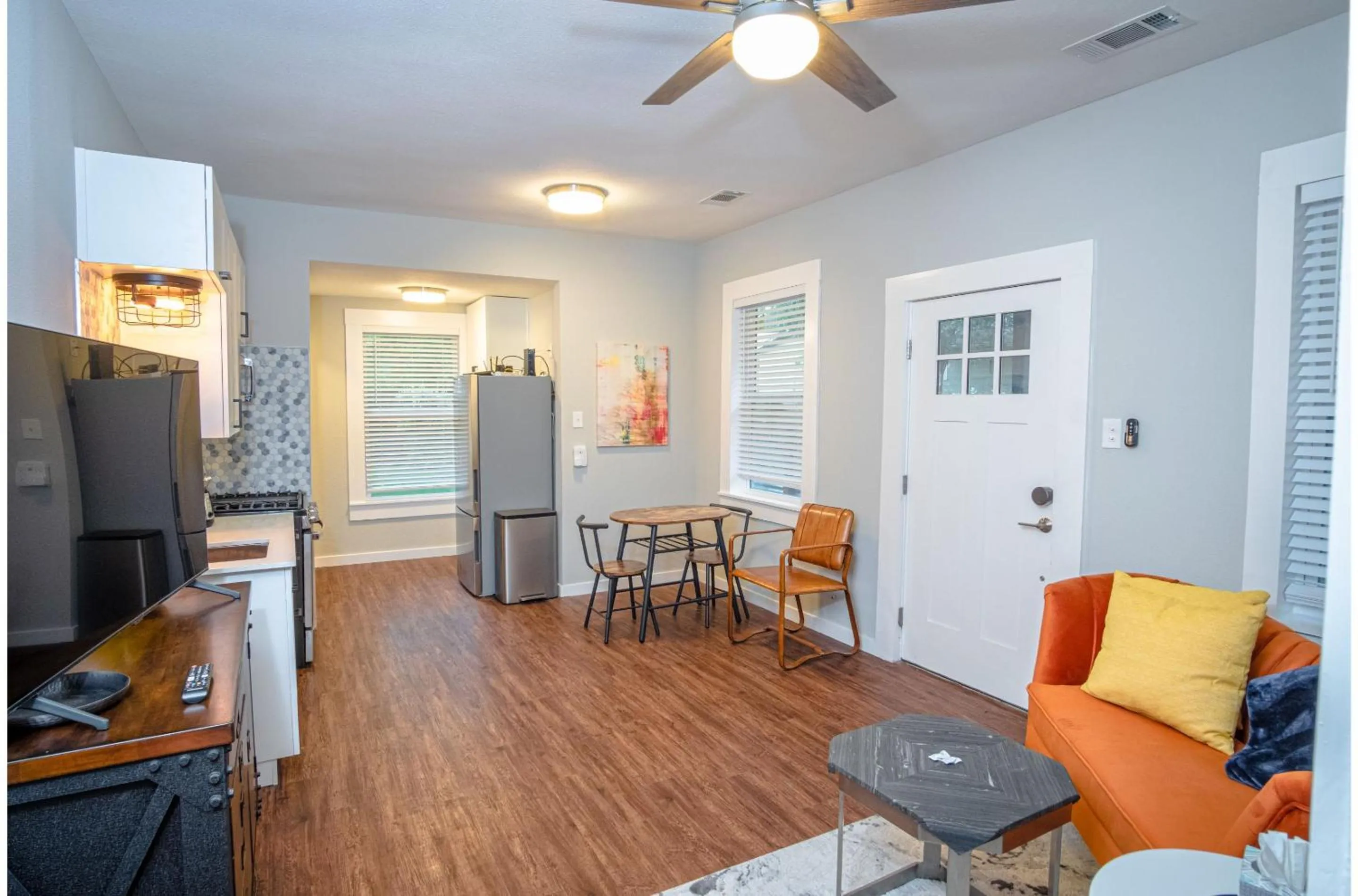 Kitchen or kitchenette in Remodeled Modern 1BR1BA Apt Near Downtown, 5min Pearl