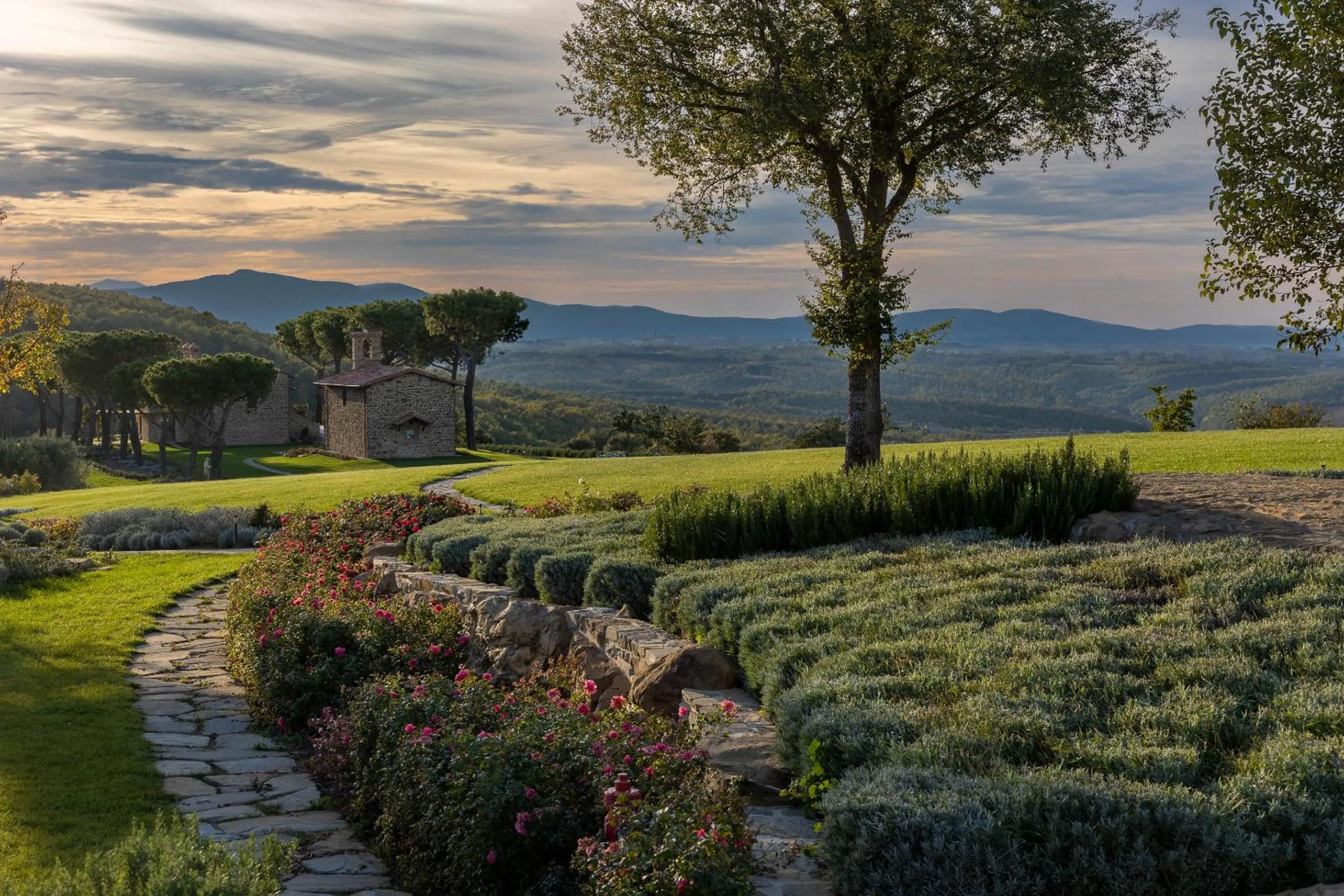 Garden view in I Borghi dell'Eremo