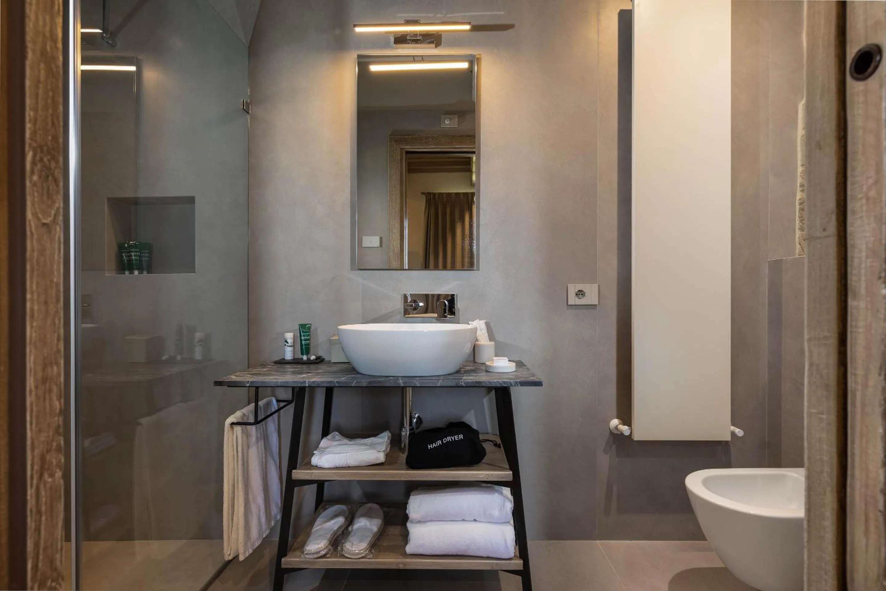 Shower in I Borghi dell'Eremo