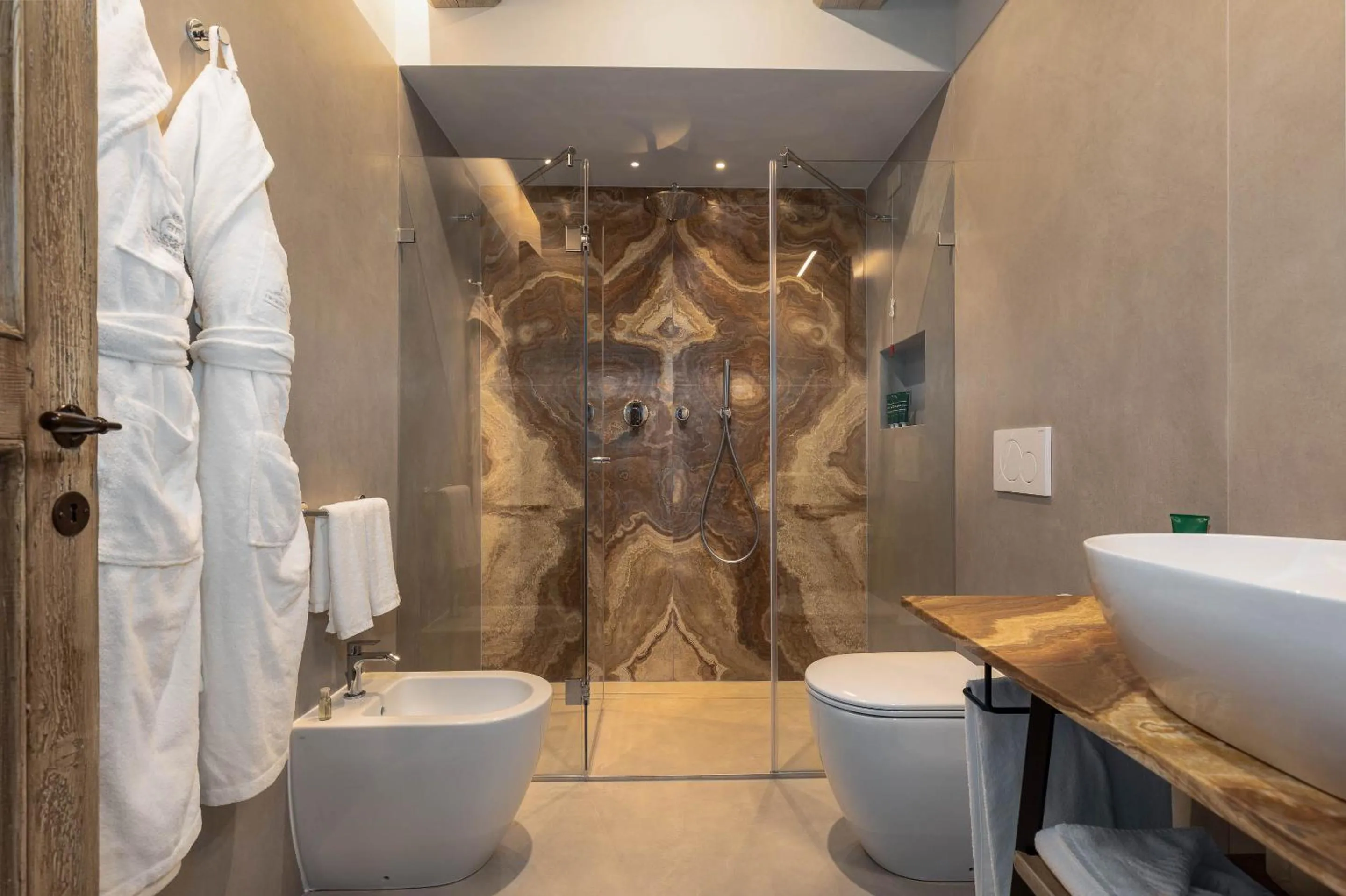 Shower in I Borghi dell'Eremo