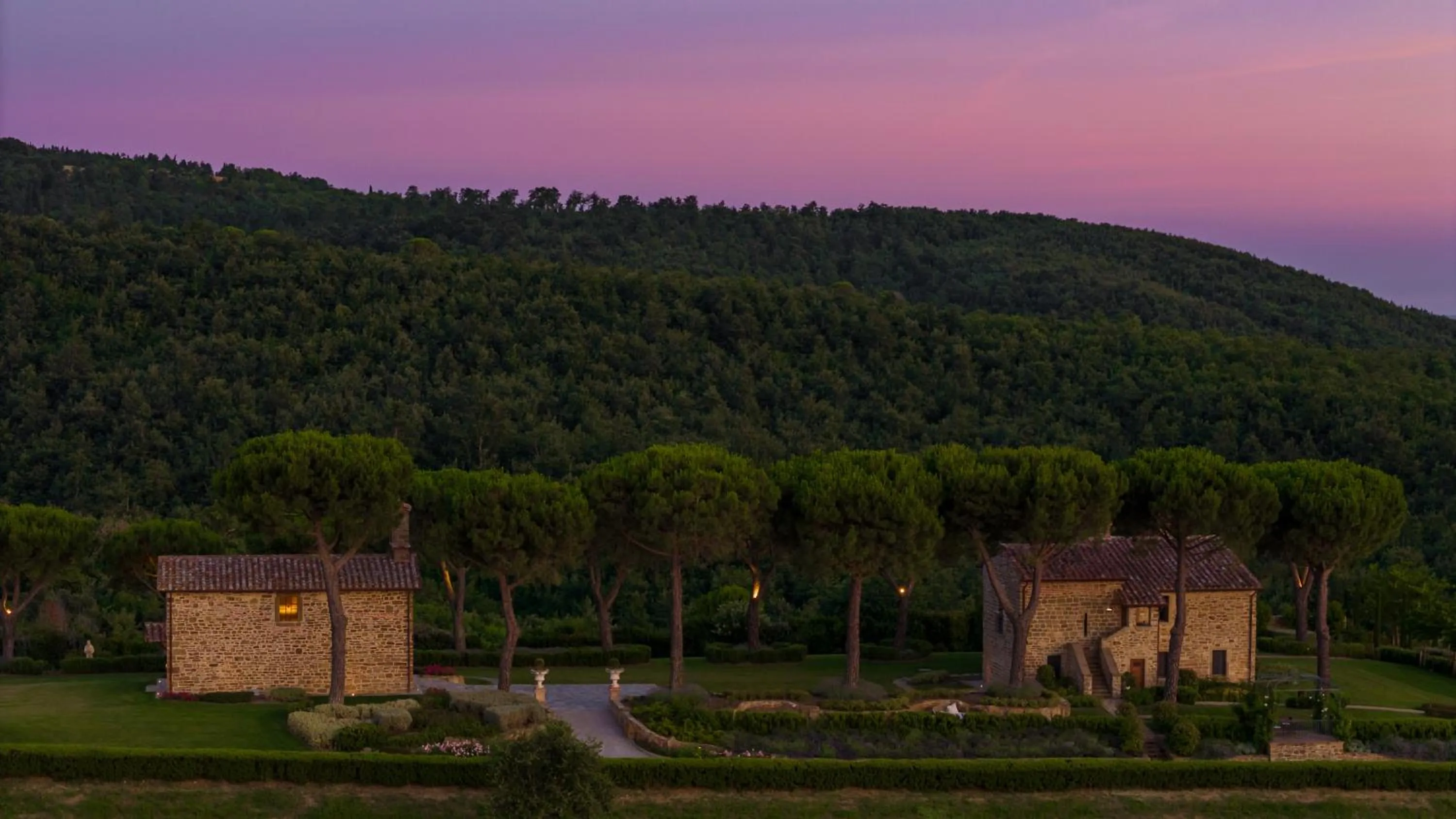 Property building in I Borghi dell'Eremo