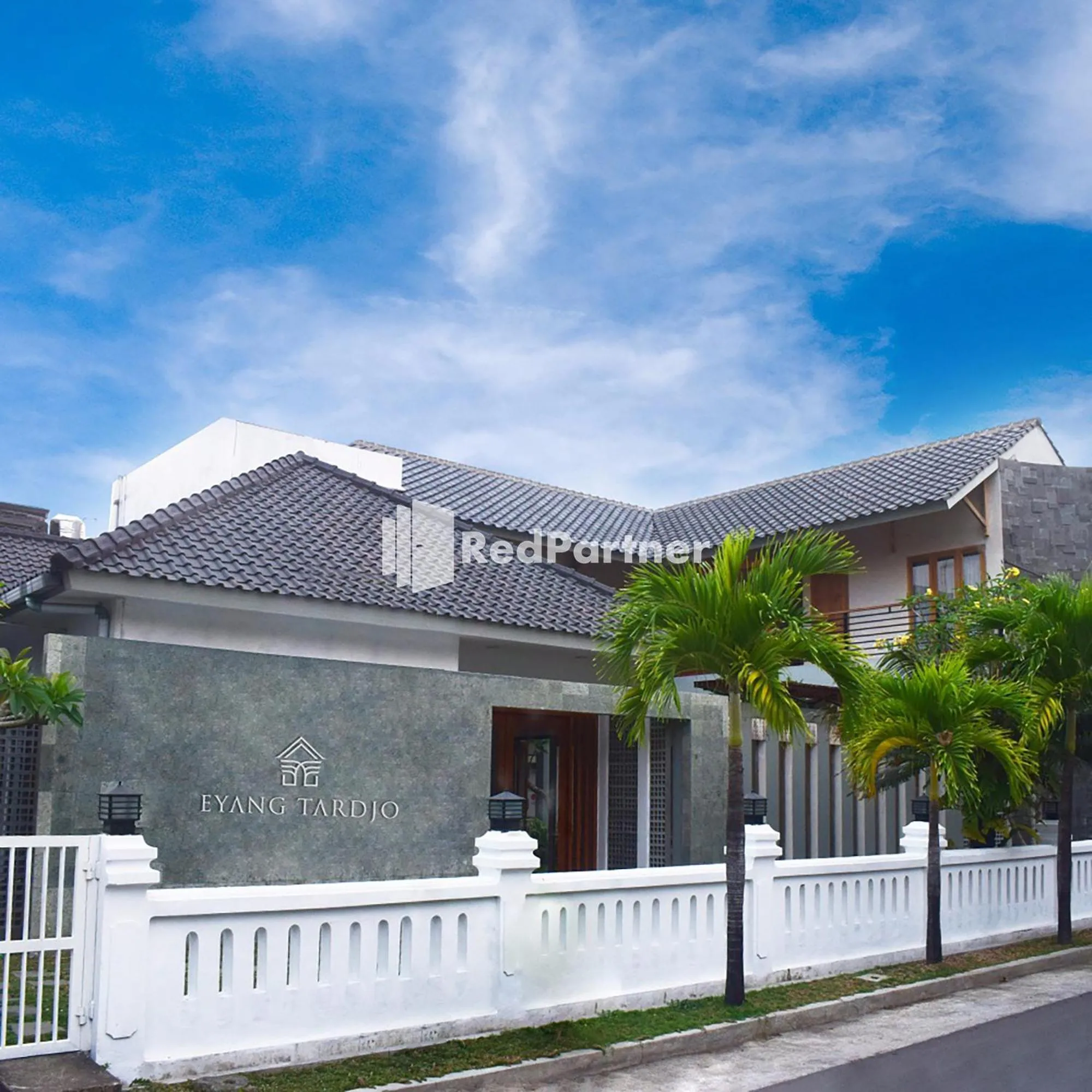 Rumah Eyang Tardjo Syariah Mitra RedDoorz
