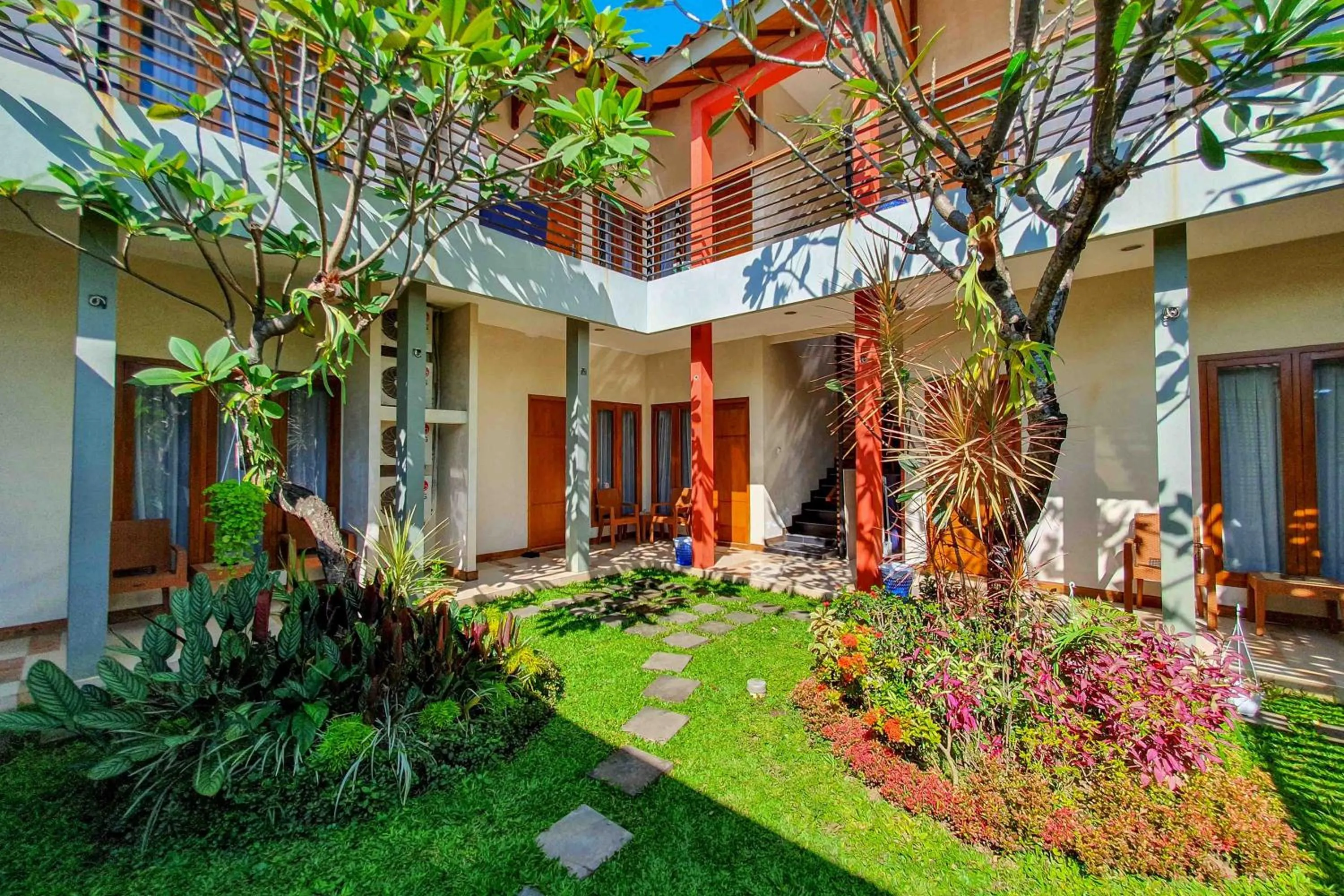 Rumah Eyang Tardjo Syariah Mitra RedDoorz