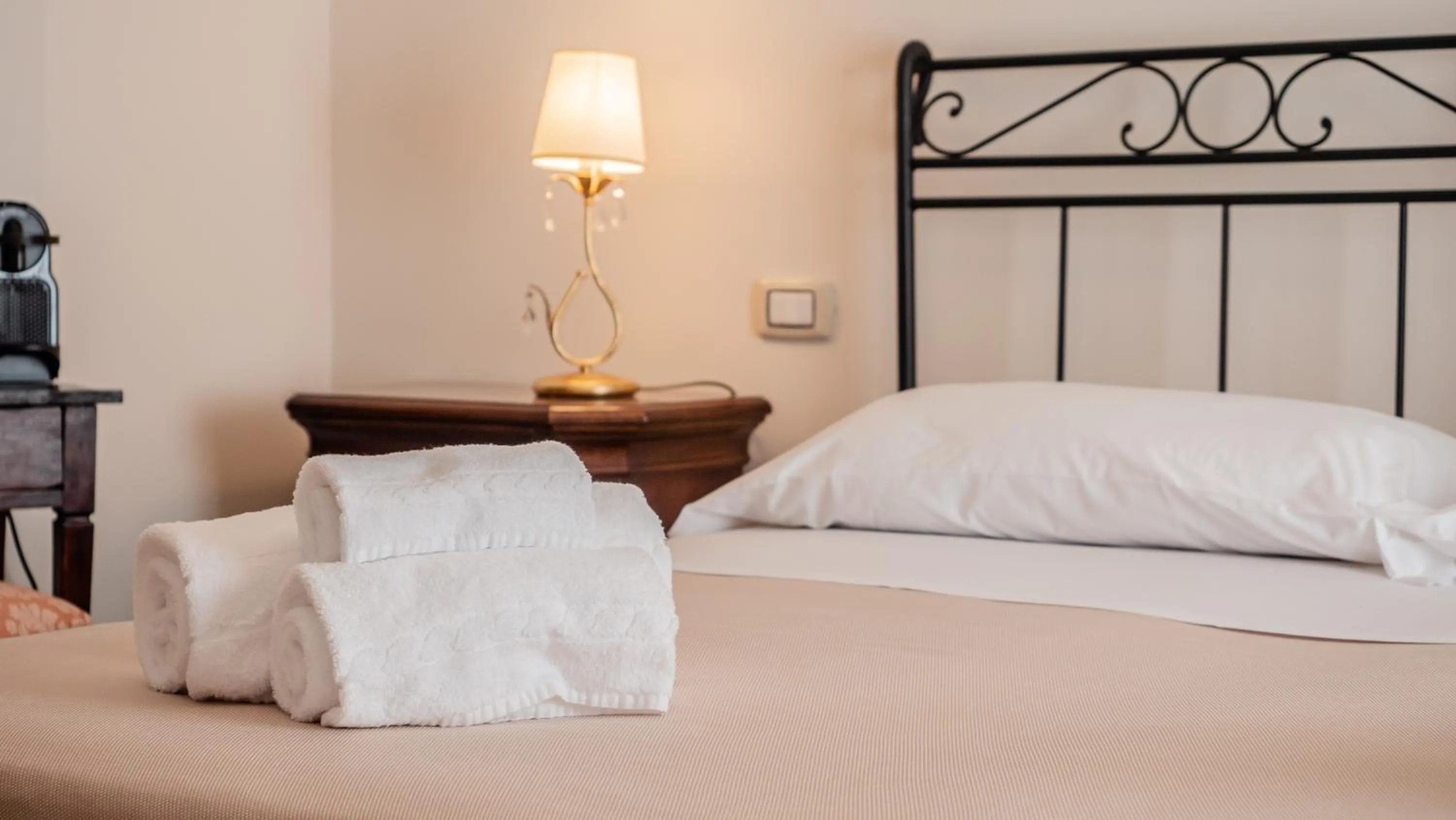 Bedroom, Bed in Palazzo dei Pavoni, Relais di Charme