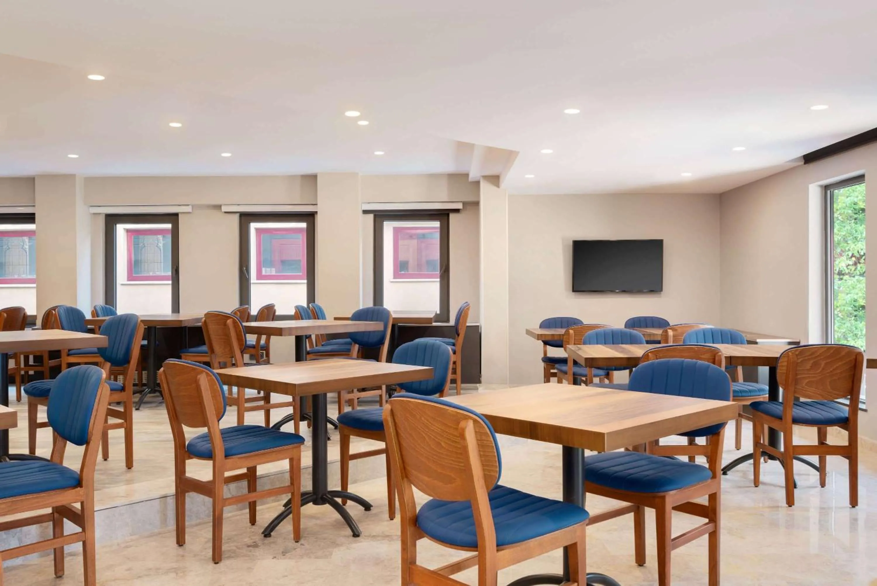 Restaurant/places to eat in Days Hotel by Wyndham Ankara Cankaya