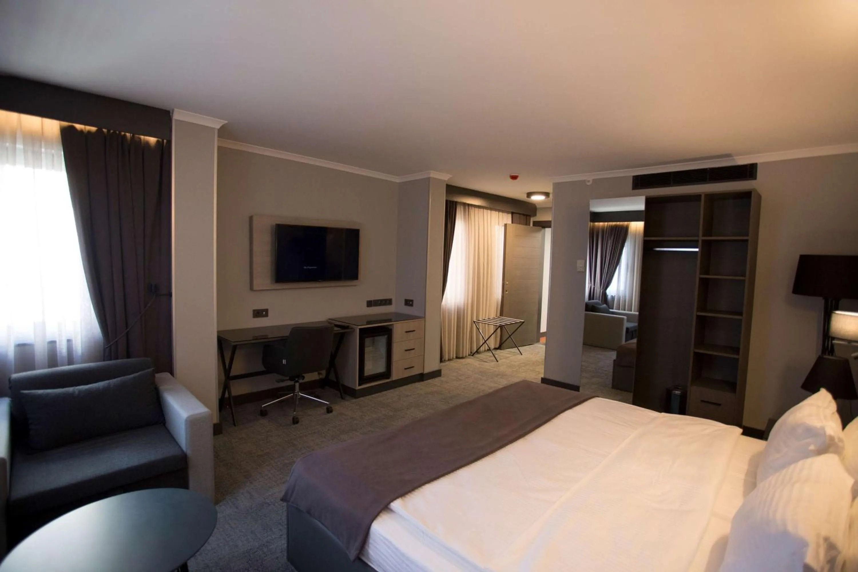 Photo of the whole room, Bed in Days Hotel by Wyndham Ankara Cankaya
