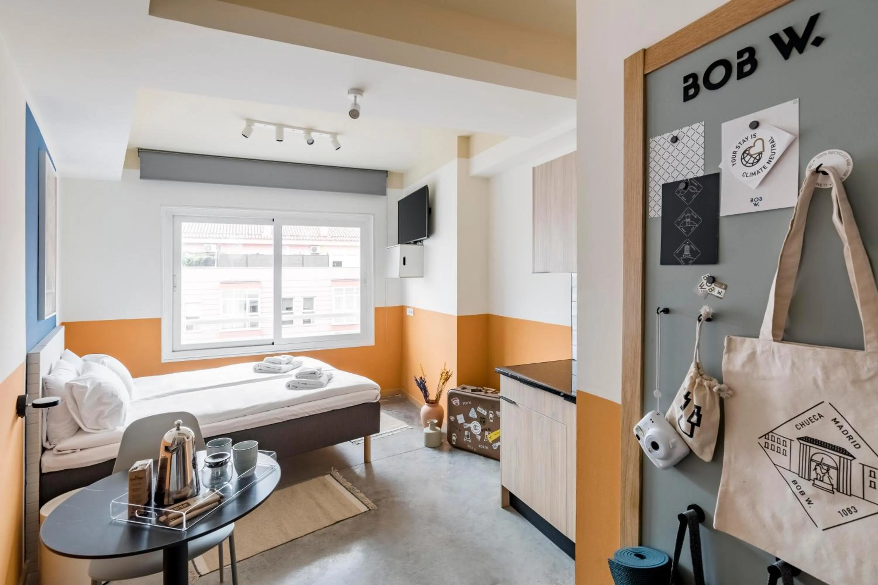 Bedroom in Bob W Madrid Chueca