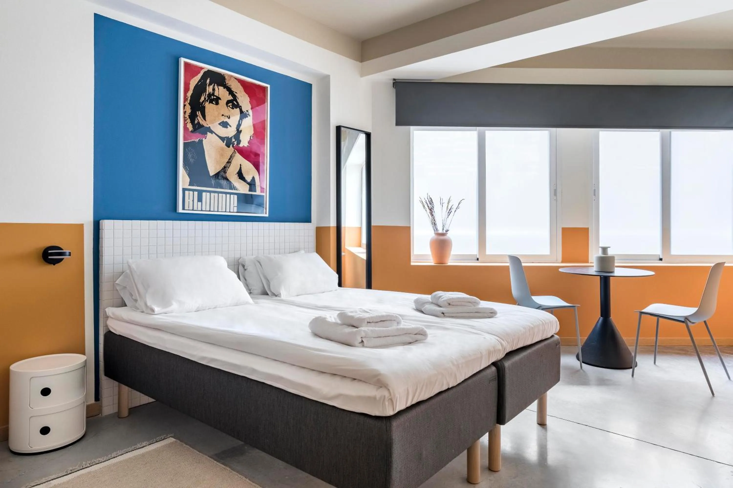 Bed in Bob W Madrid Chueca