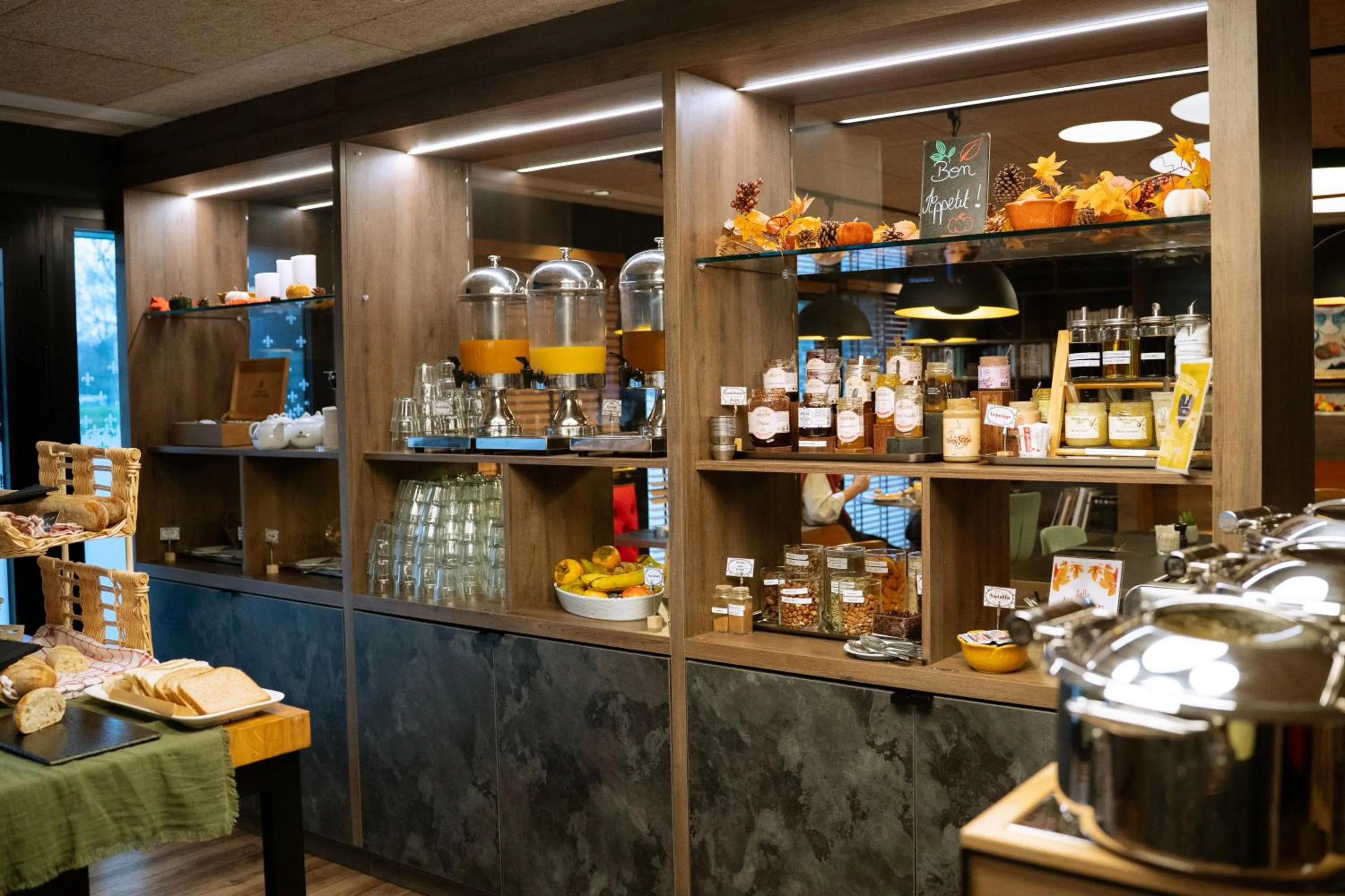 Buffet breakfast in Best Western Plus Le Conquerant Rouen Nord