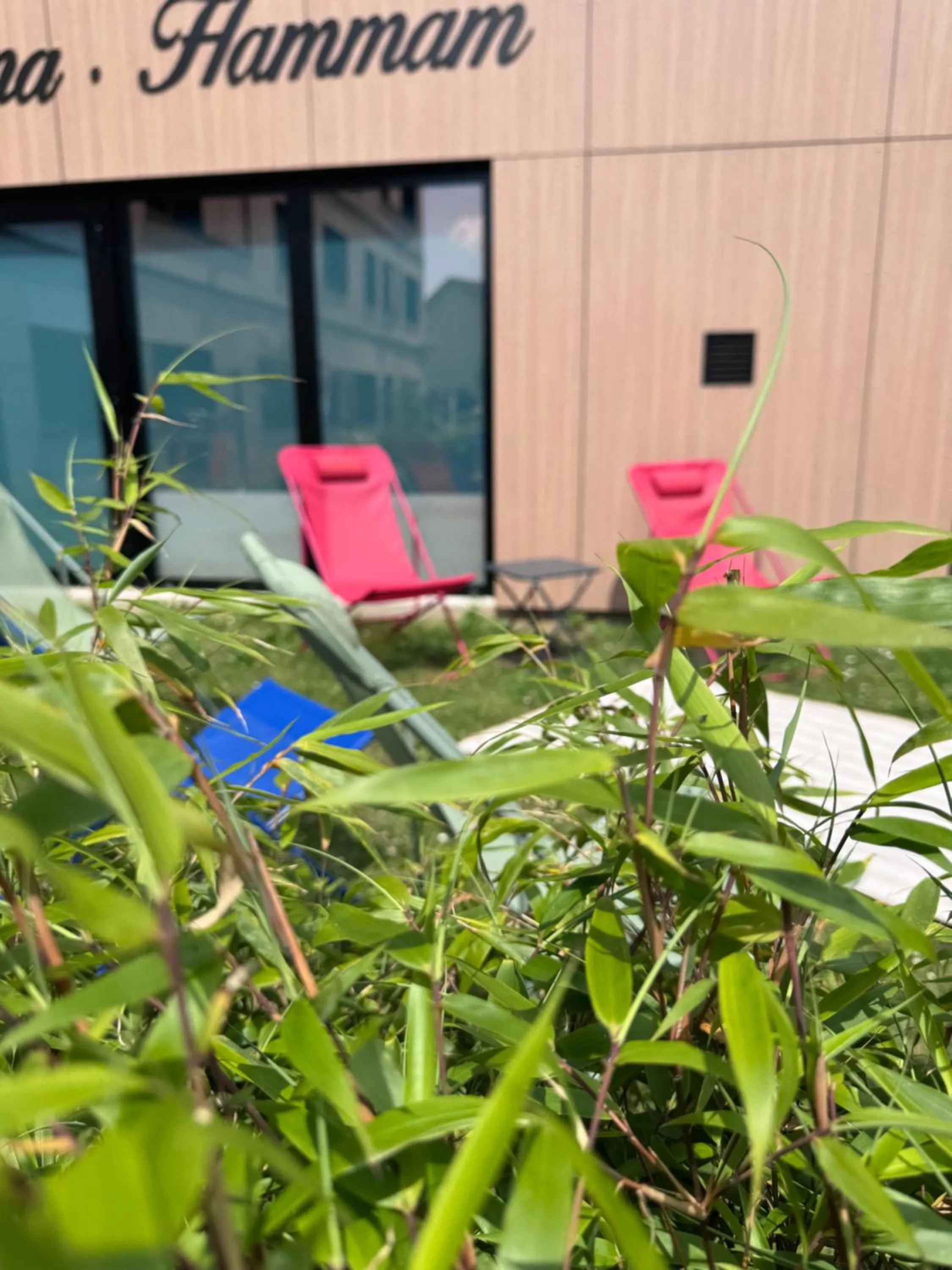 Garden in Best Western Plus Le Conquerant Rouen Nord