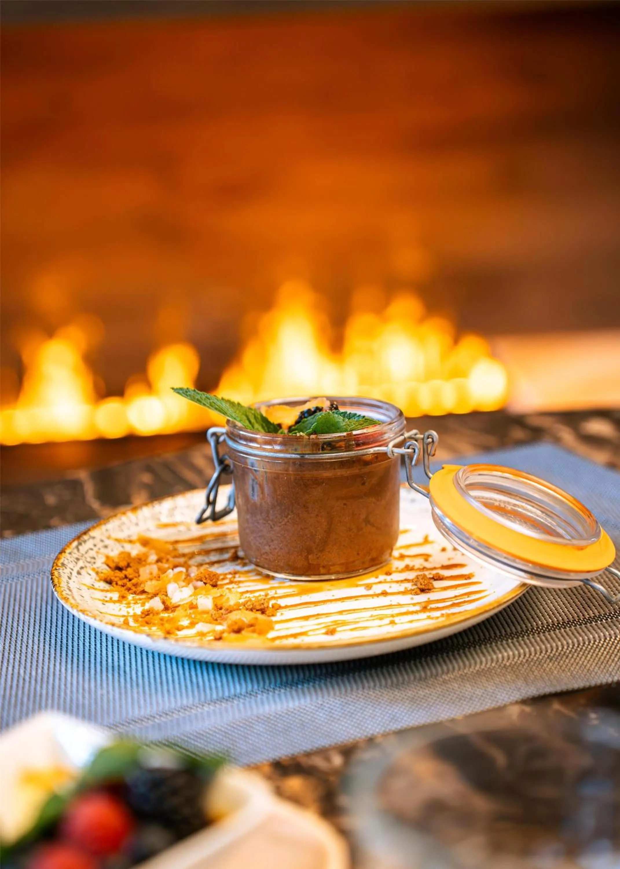 Food and drinks in Best Western Plus Le Conquerant Rouen Nord