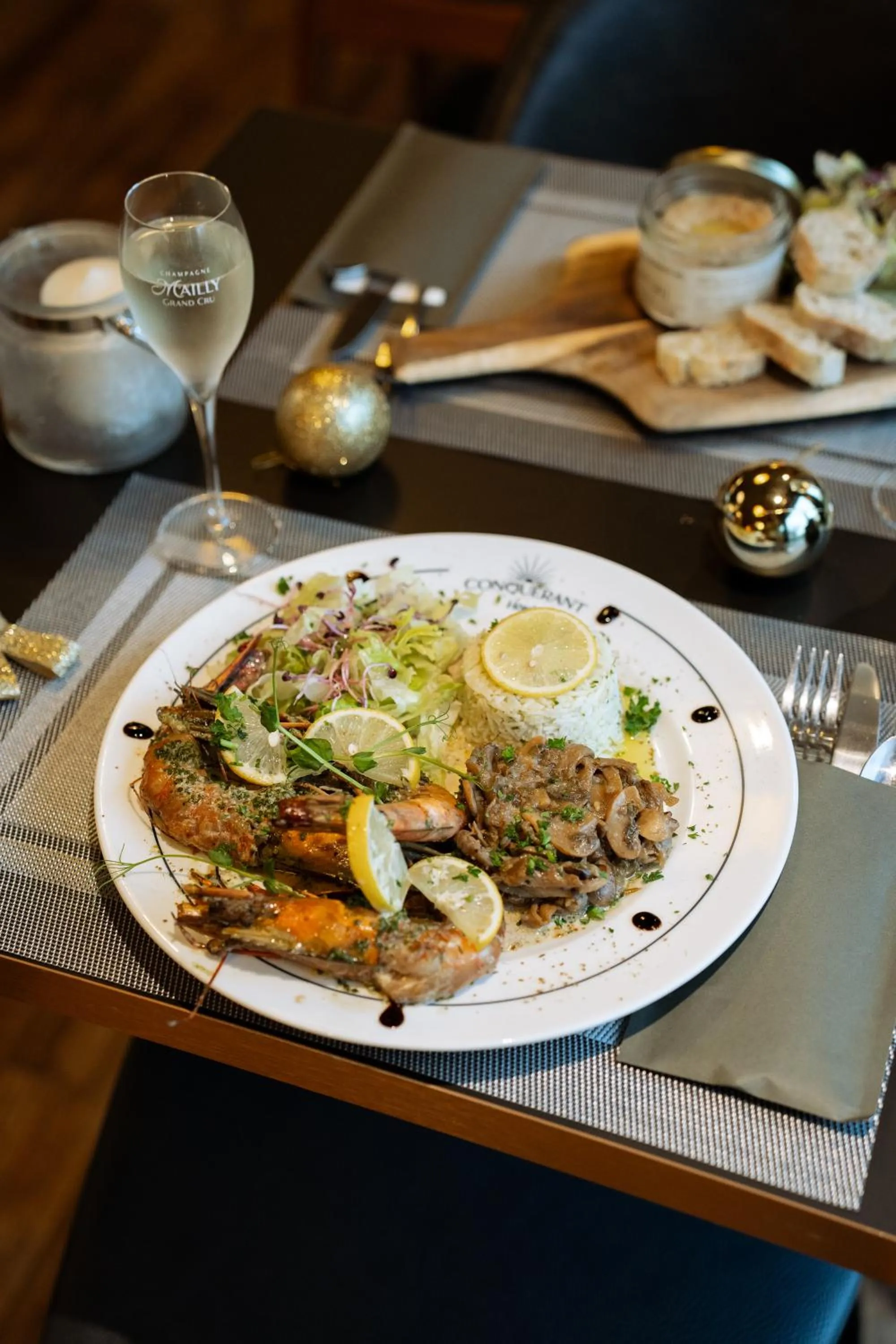 Restaurant/places to eat in Best Western Plus Le Conquerant Rouen Nord