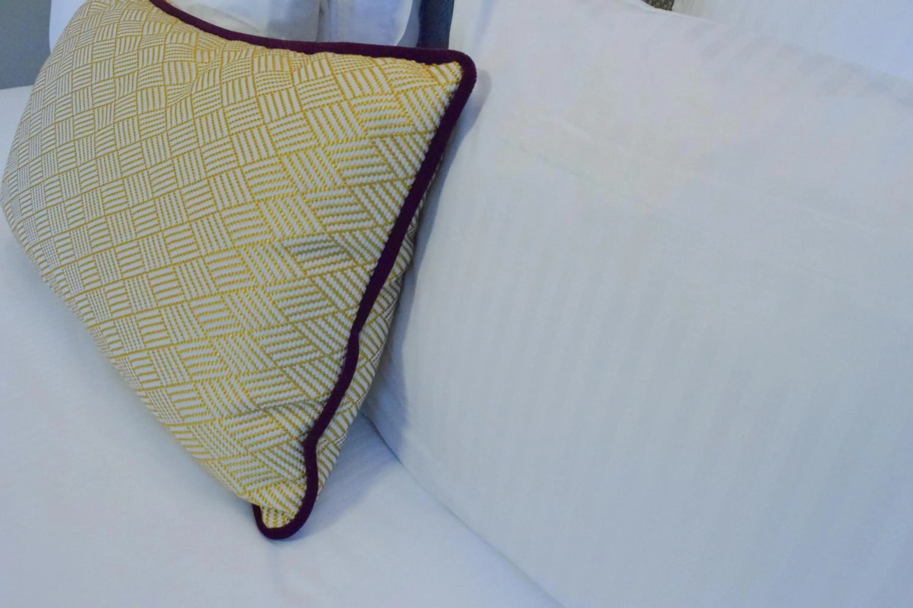 Bed in Best Western Plus Le Conquerant Rouen Nord